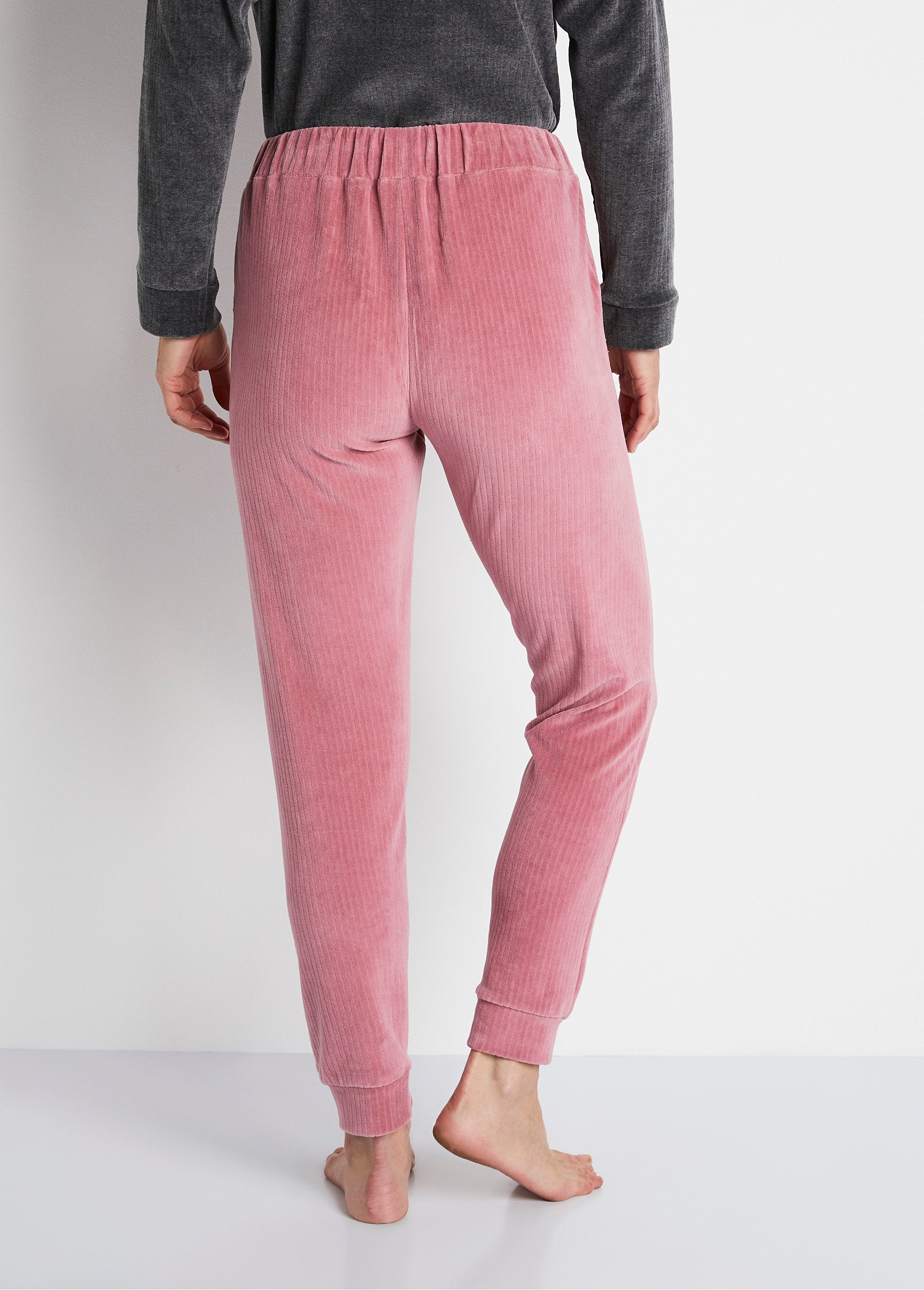 Pyjamabroek_van_ribfluweel_Rozenhout_DO1_slim