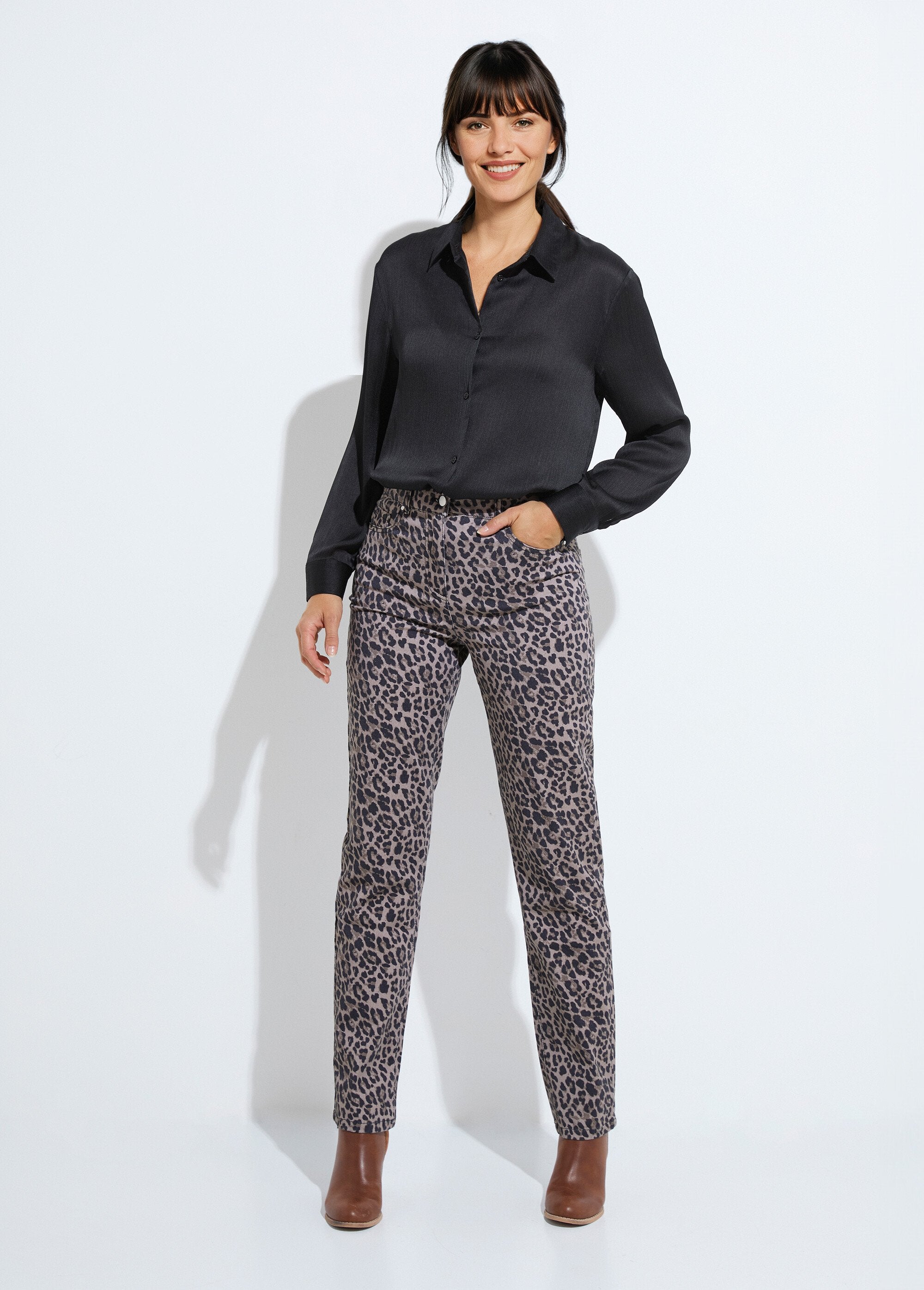 5-pocket_stretch_katoenen_broek_met_rechte_pijpen_Leopard_SF1_slim