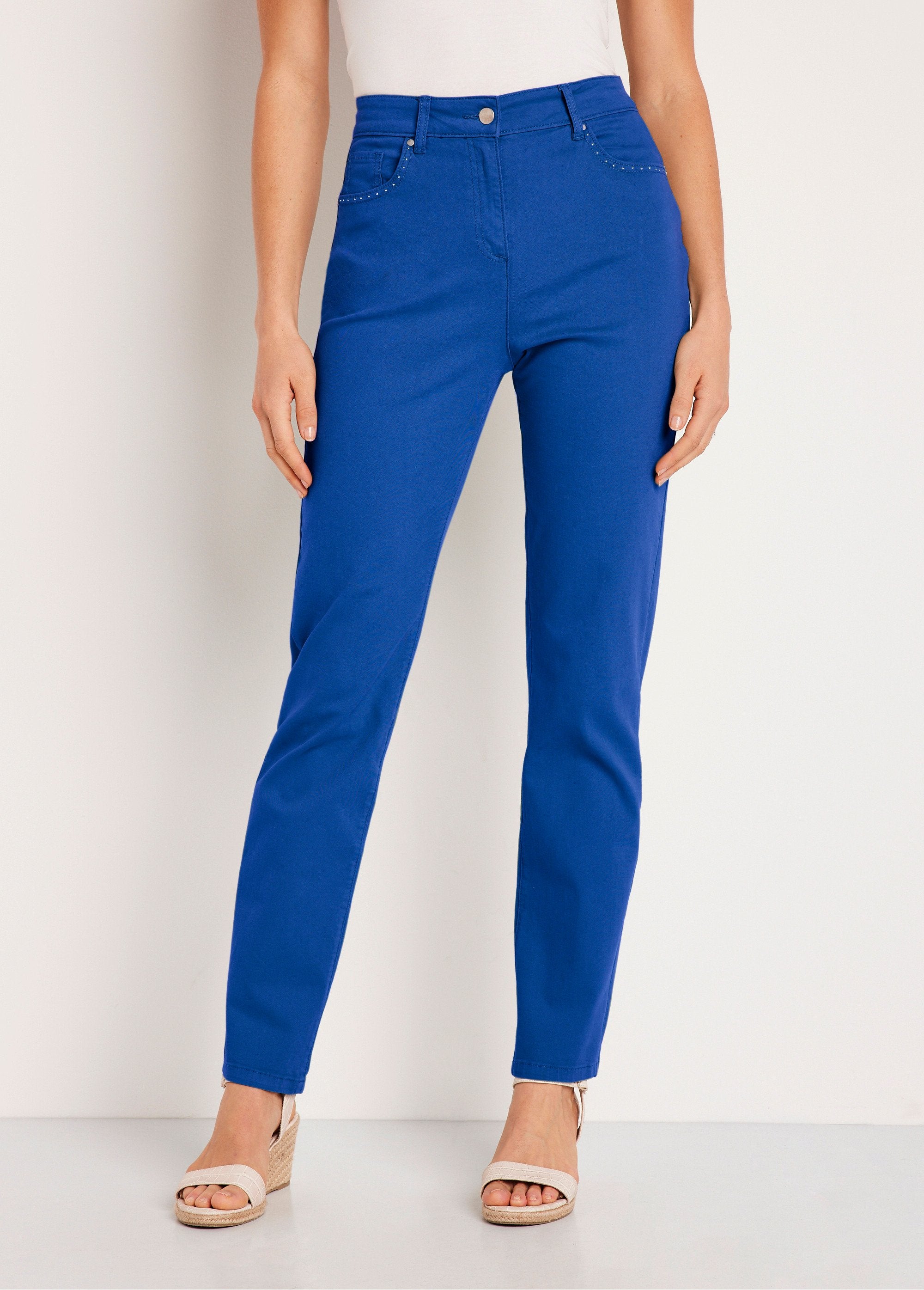 5-pocket_stretch_katoenen_broek_met_rechte_pijpen_Hard_blauw_FA1_slim