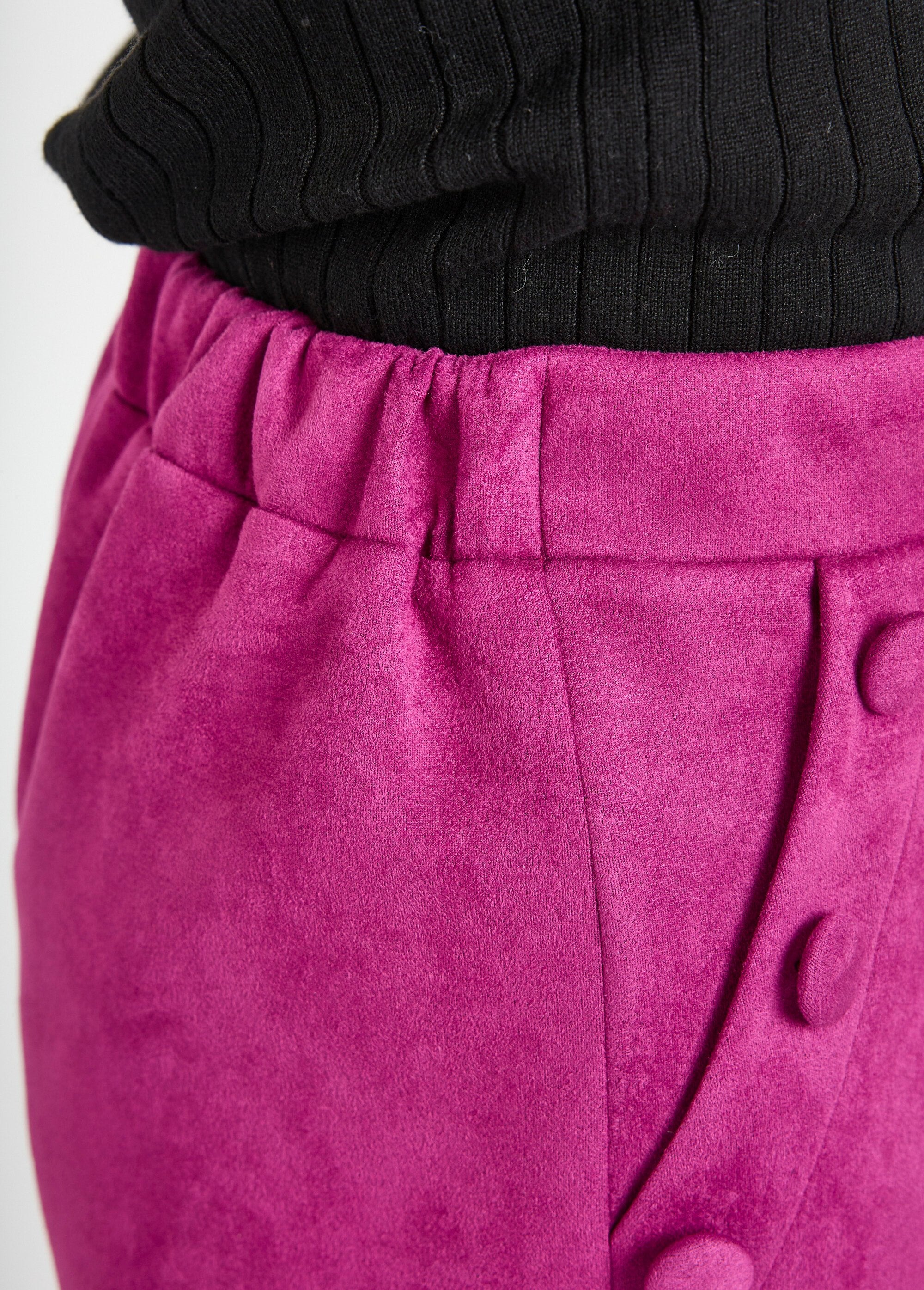 Rechte_broek_met_elastische_tailleband_van_suède_stof_Cassis_DE1_slim