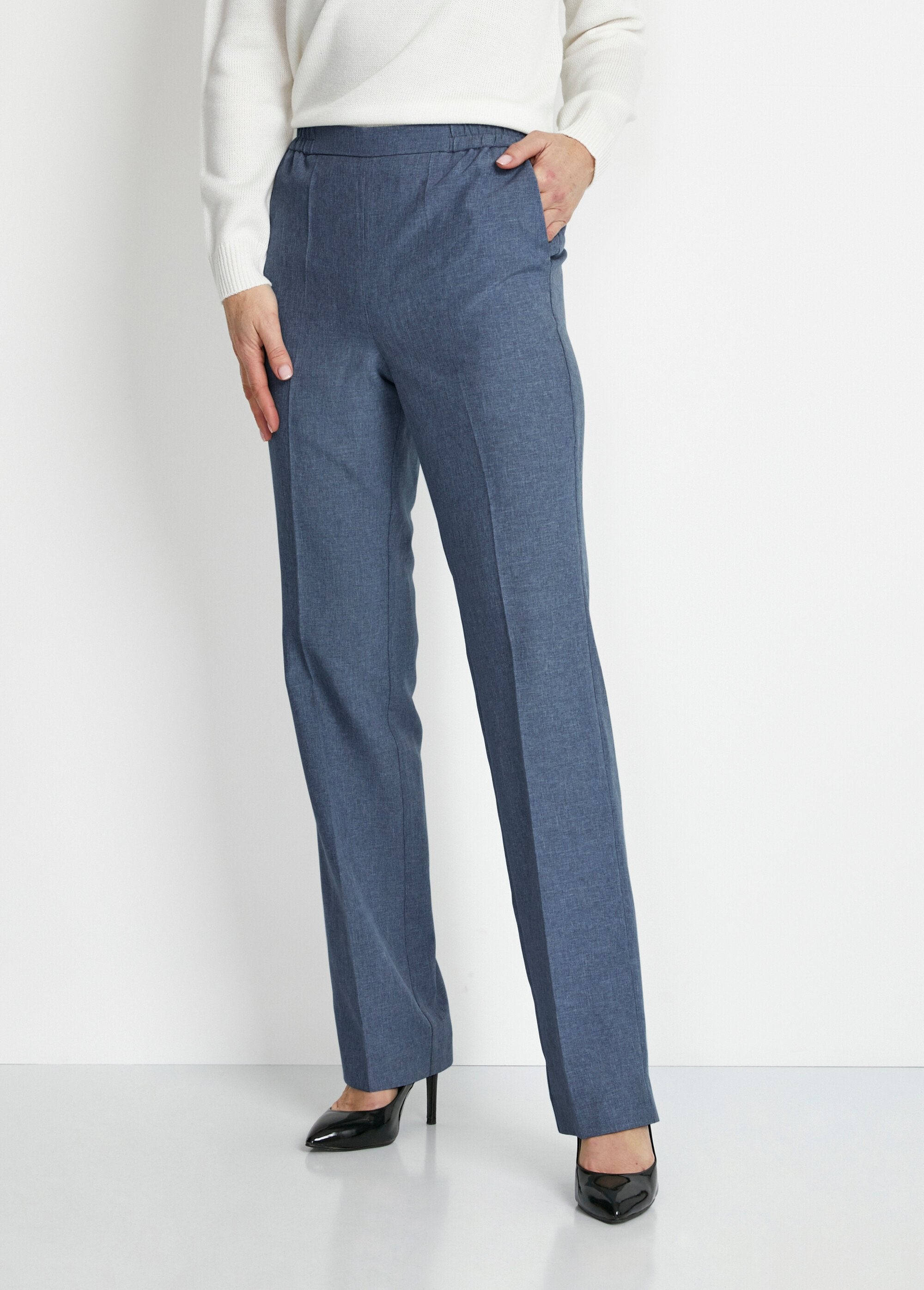 Rechte_broek_met_semi-elastische_tailleband_Indigo_FA1_slim