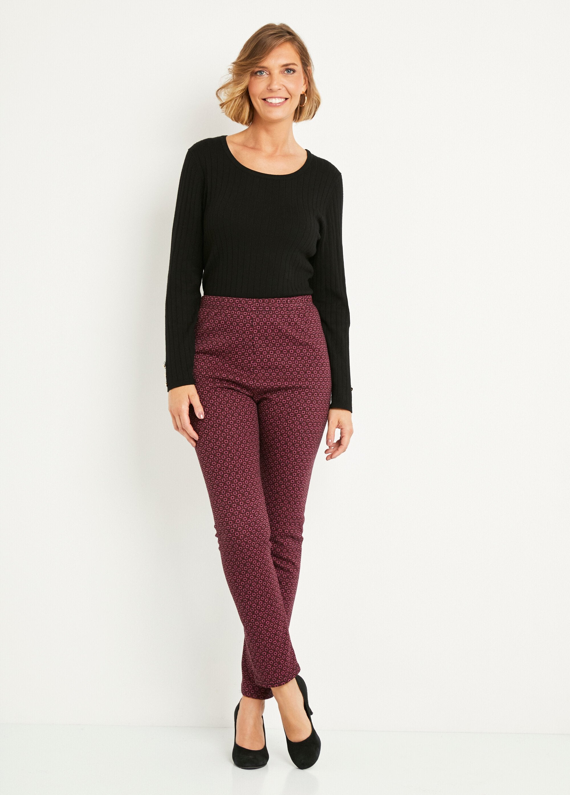 Rechte,_taps_toelopende_broek_met_jacquard_elastische_tailleband_Rose_et_noir_SF1_slim