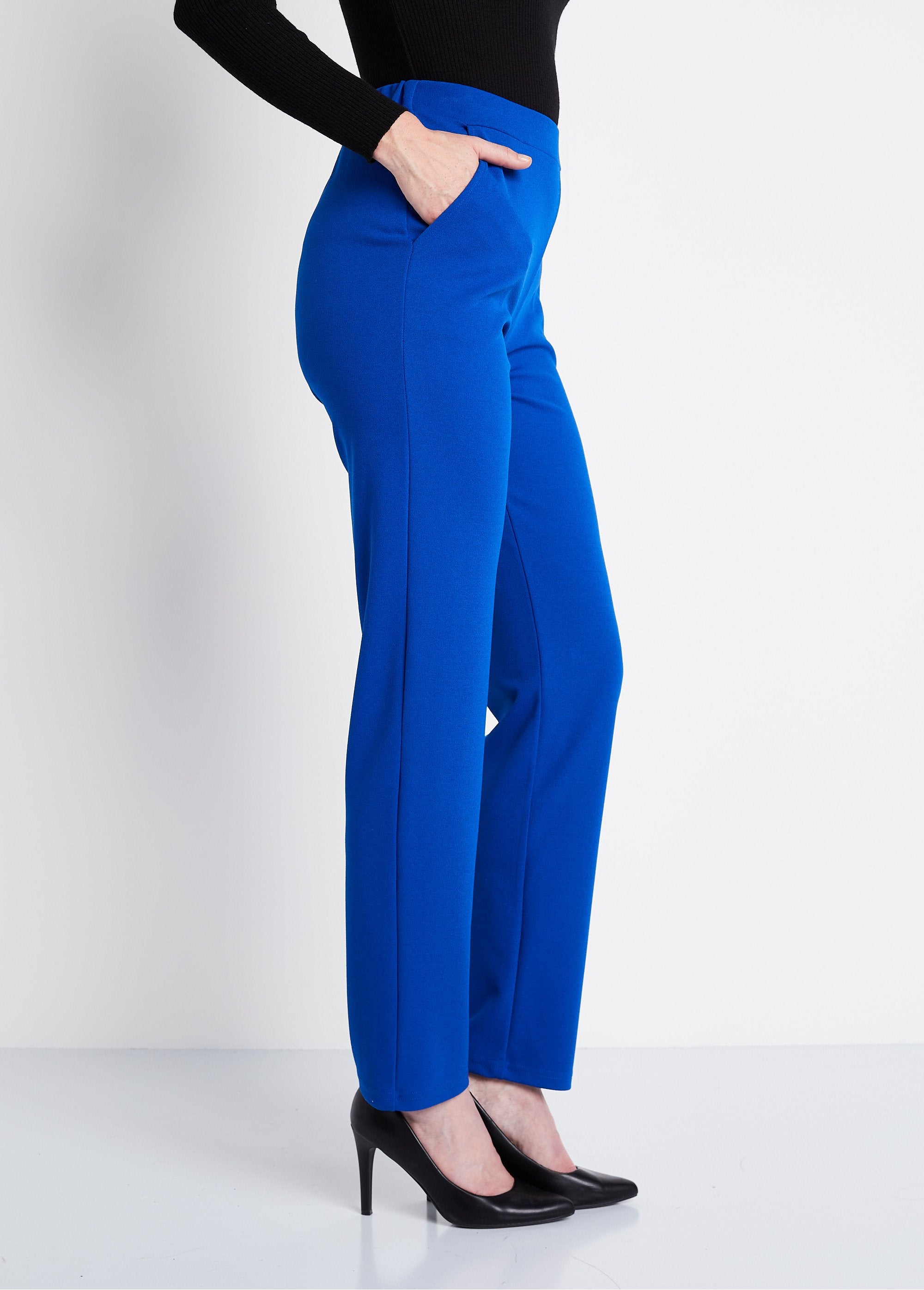 Rechte_broek_met_elastische_tailleband_in_crêpe_breisel_Hard_blauw_DR1_slim