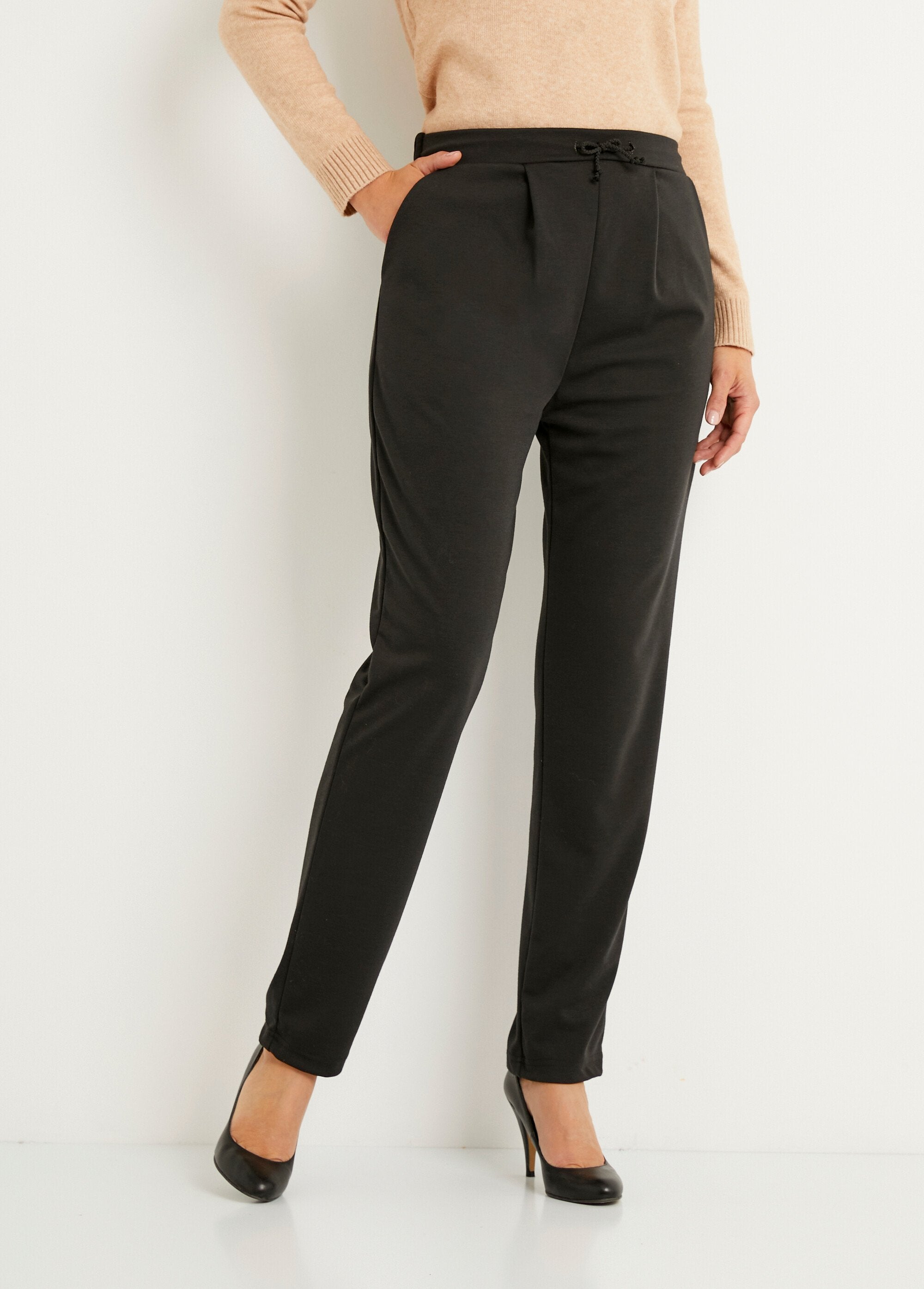 Rechte_broek_met_elastische_tailleband_in_stretch_breisel_Noir_FA1_slim