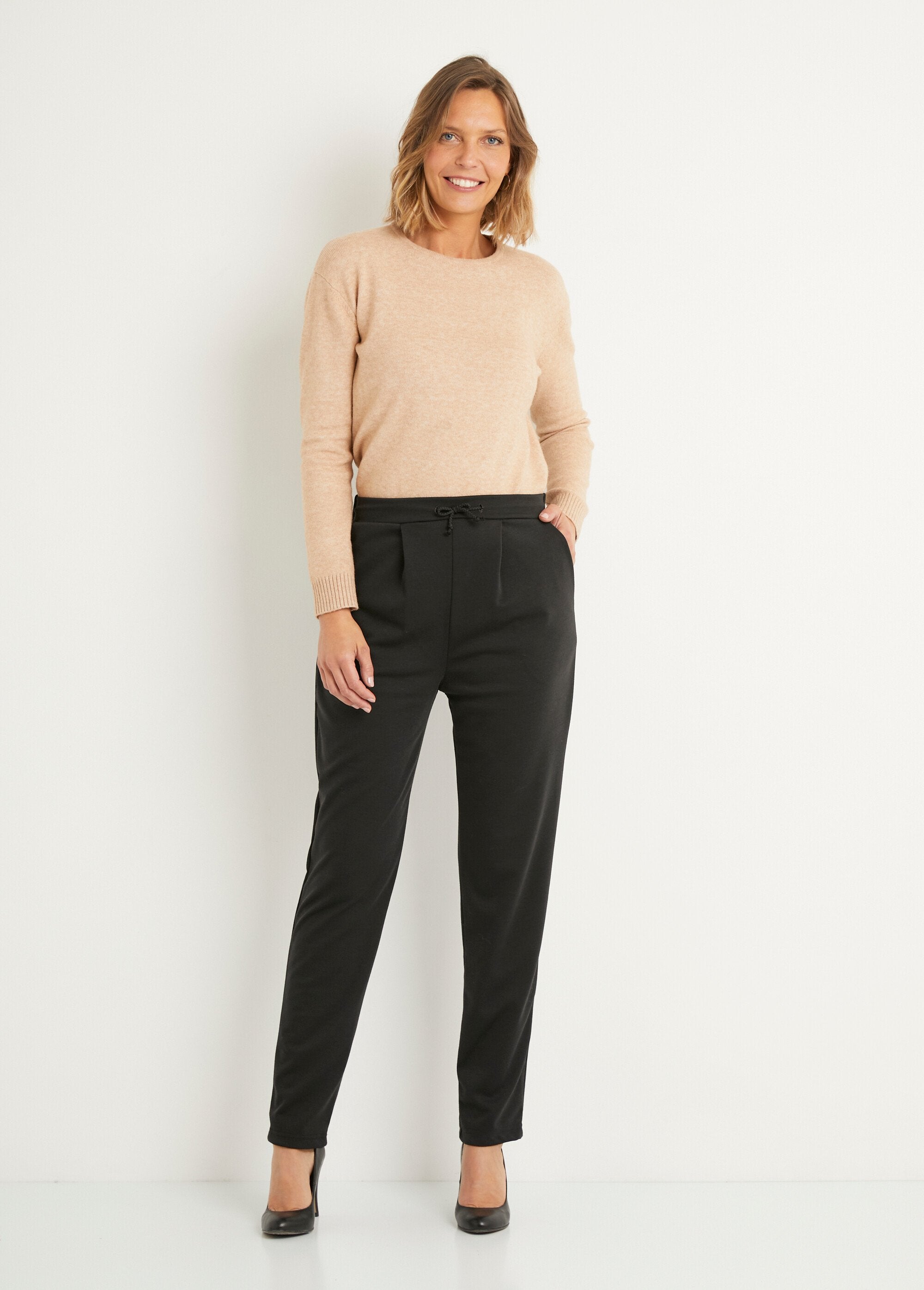 Rechte_broek_met_elastische_tailleband_in_stretch_breisel_Noir_SF1_slim