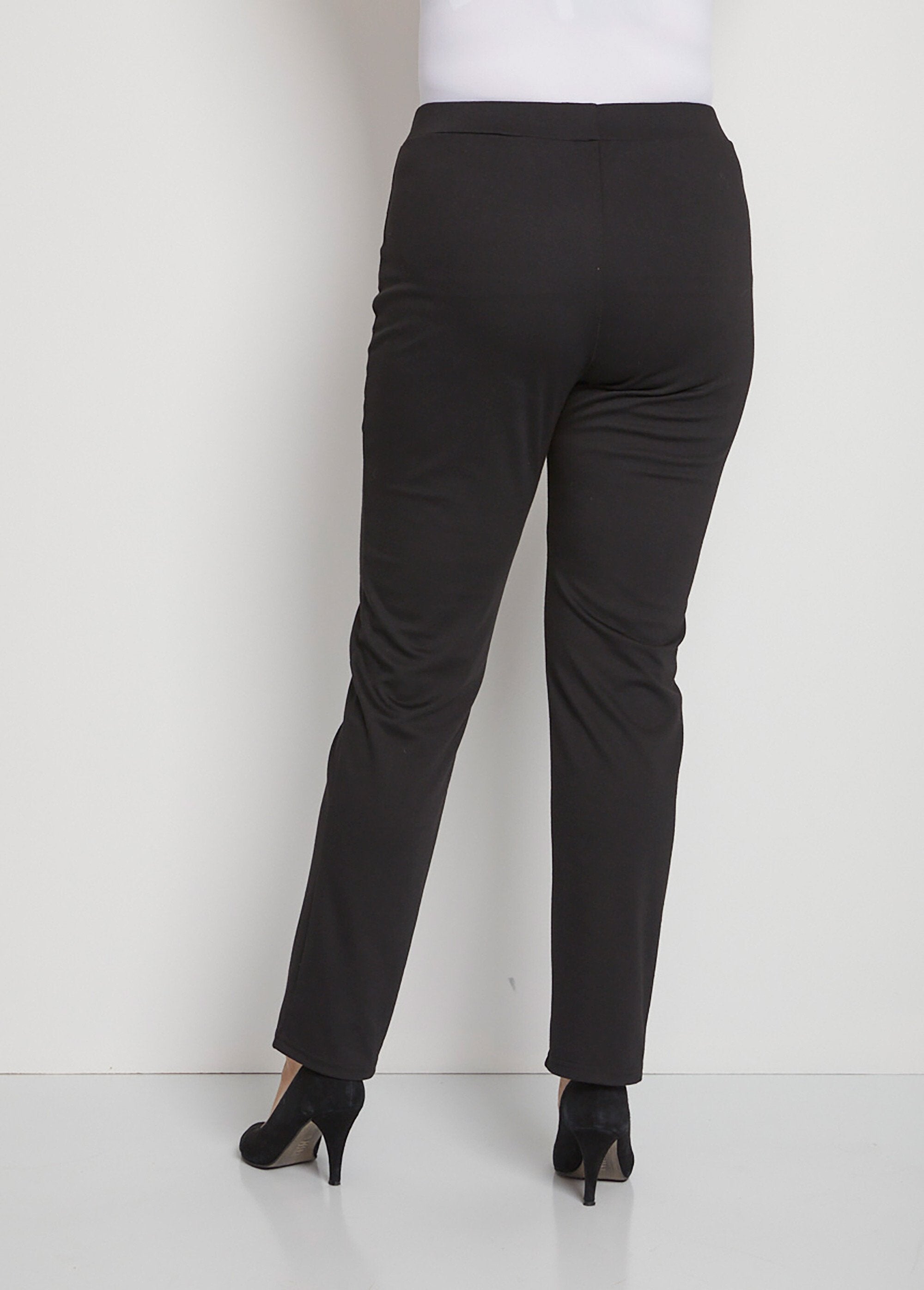 Broek_met_rechte_pijpen_en_elastische_tailleband_in_Milanese_breisels_ZWART_DO1_curvy