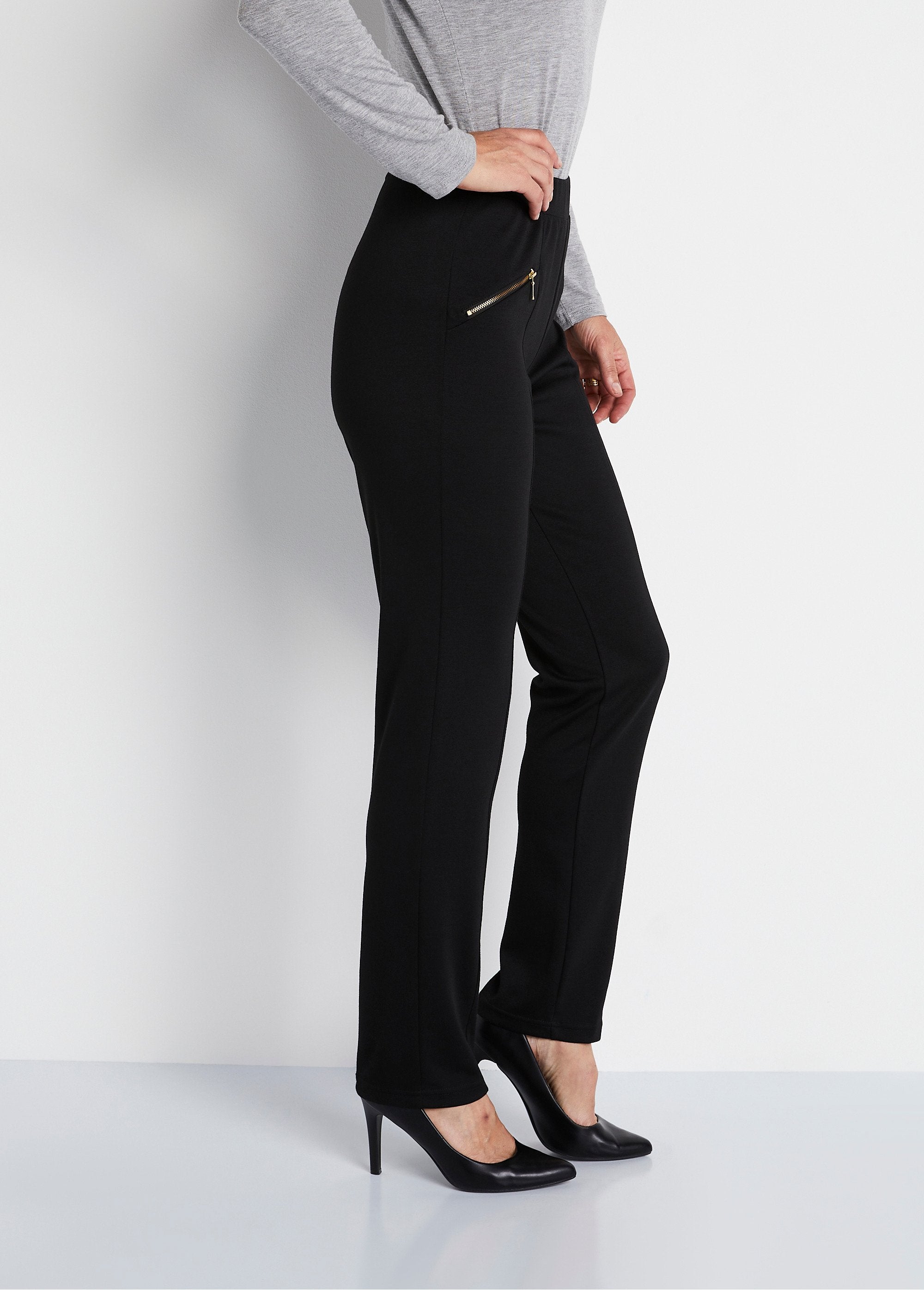 Broek_met_rechte_pijpen_en_elastische_tailleband_in_Milanese_breisels_ZWART_DR1_slim