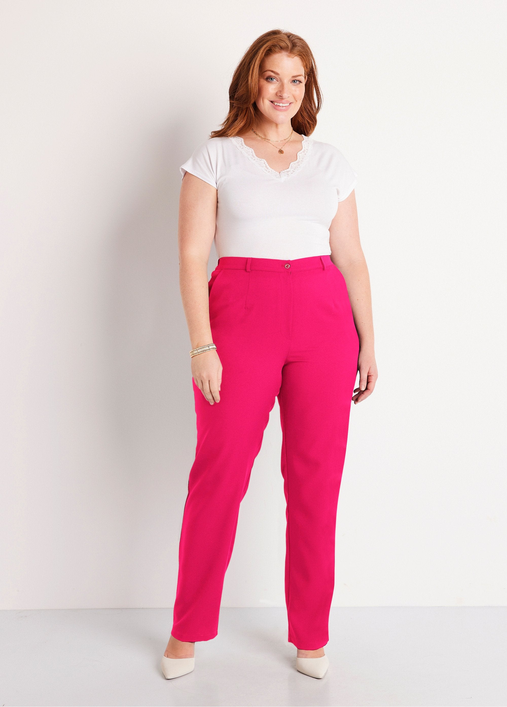 Effen_broek_met_rechte_pijpen_en_semi-elastische_tailleband_Framboos_SF1_curvy