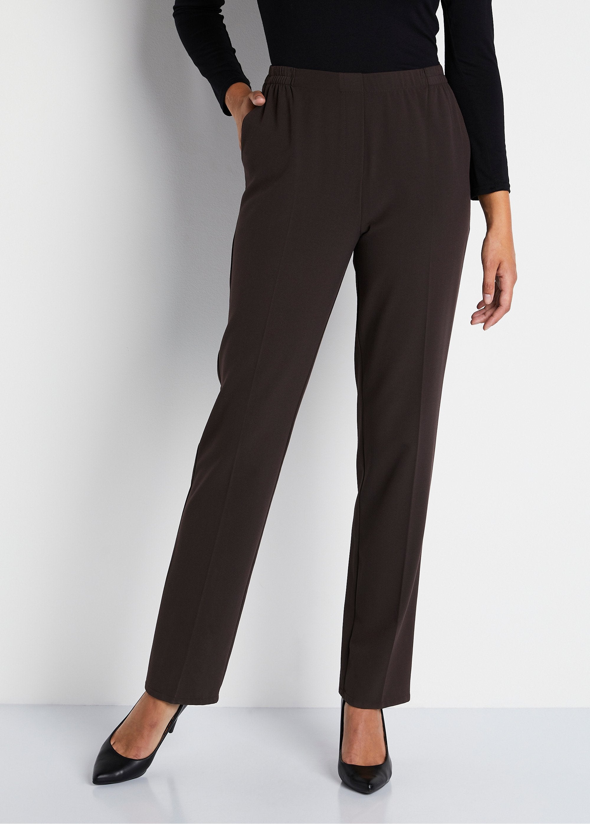 Rechte_broek_met_semi-elastische_tailleband_BRUIN_FA1_slim