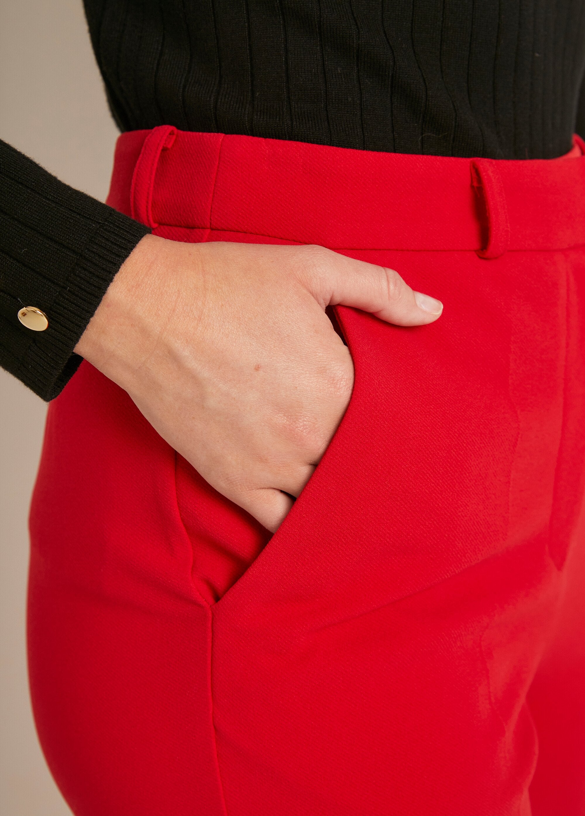 Vloeiende_broek_met_wijde_pijpen_in_effen_stretchbreisel_Rouge_DE1_slim