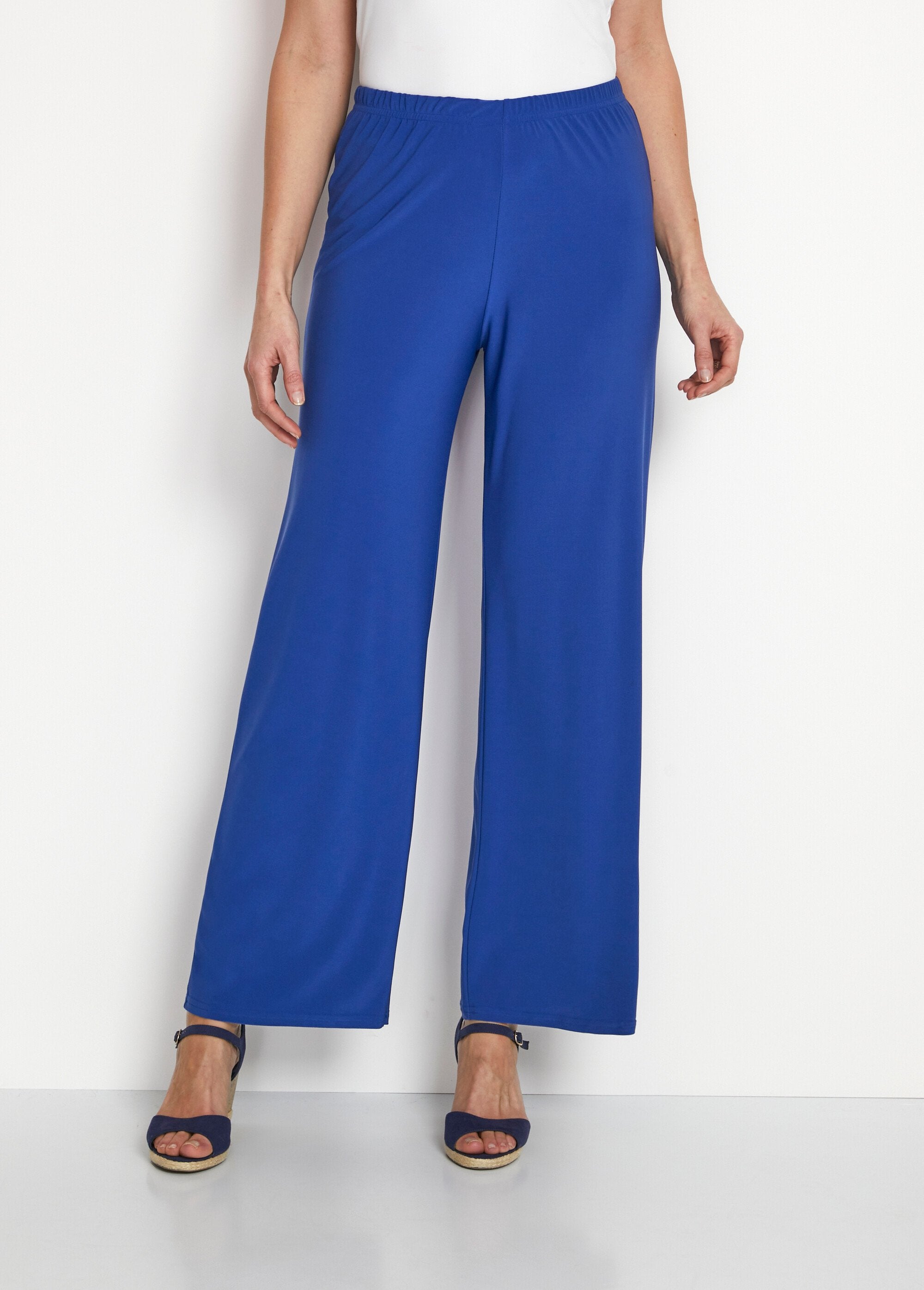 Vloeiende_broek_met_elastische_gebreide_tailleband_Effen_blauw_FA1_slim