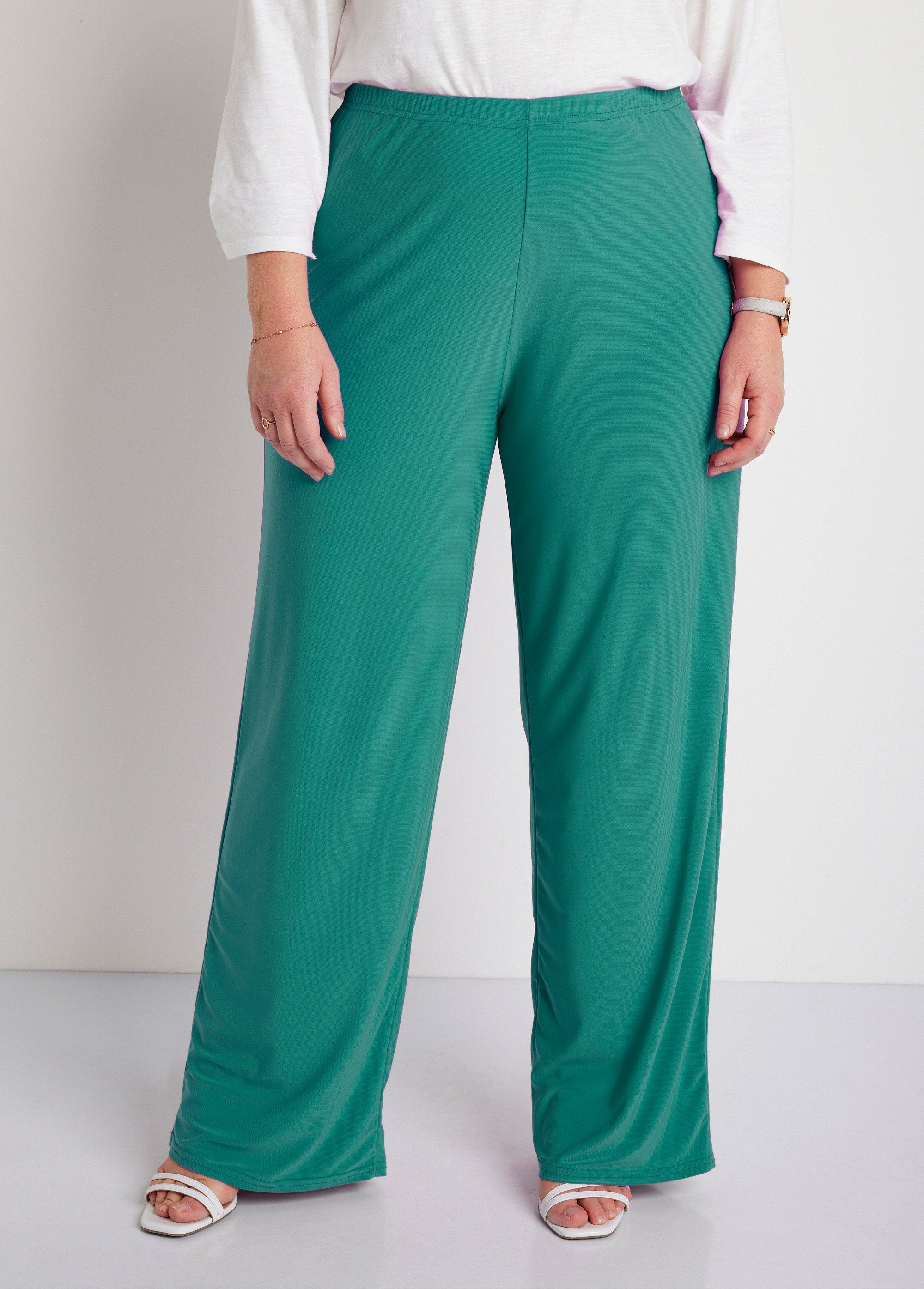 Vloeiende_broek_met_elastische_gebreide_tailleband_Effen_groen_FA1_curvy