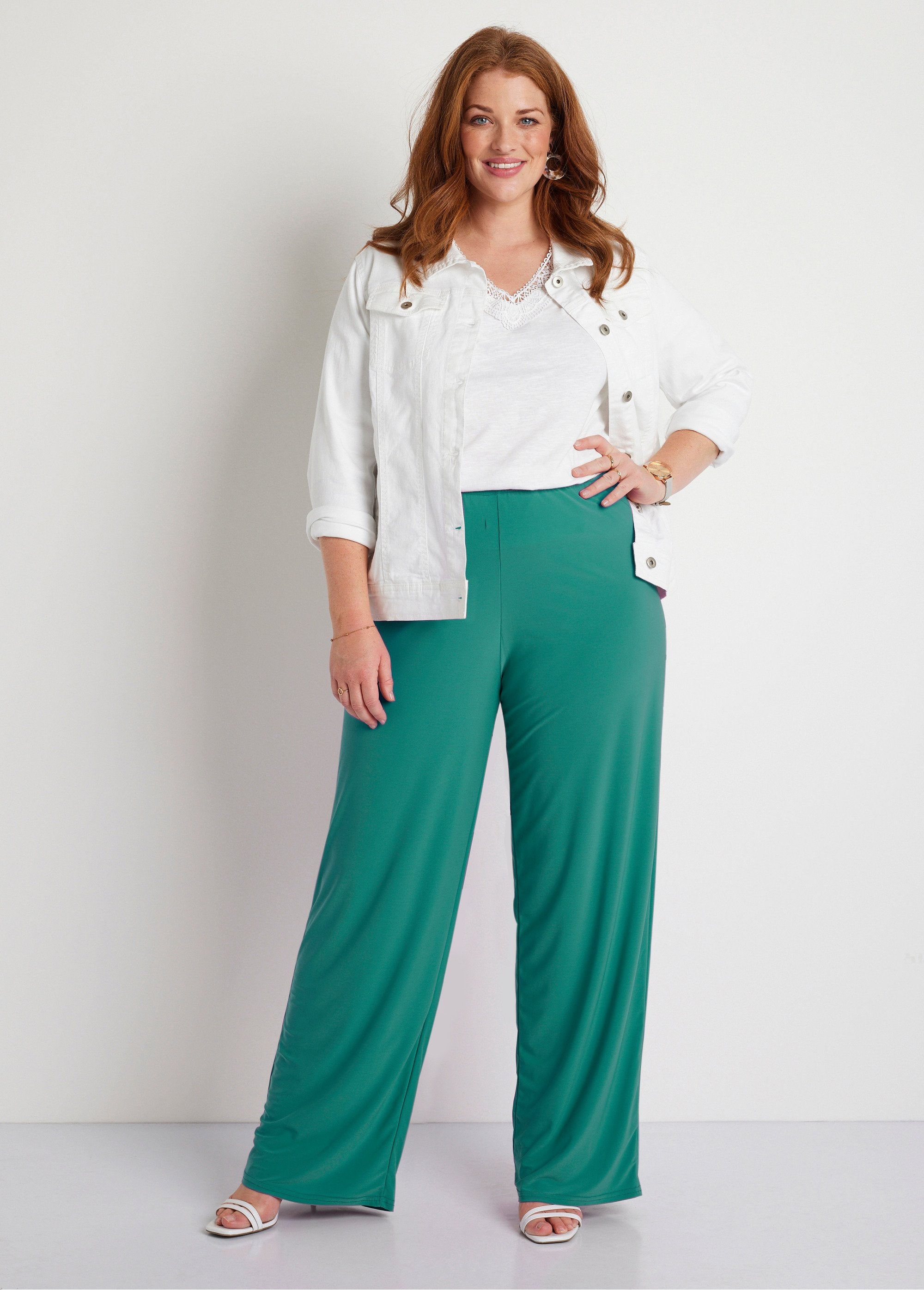 Vloeiende_broek_met_elastische_gebreide_tailleband_Effen_groen_SF1_curvy