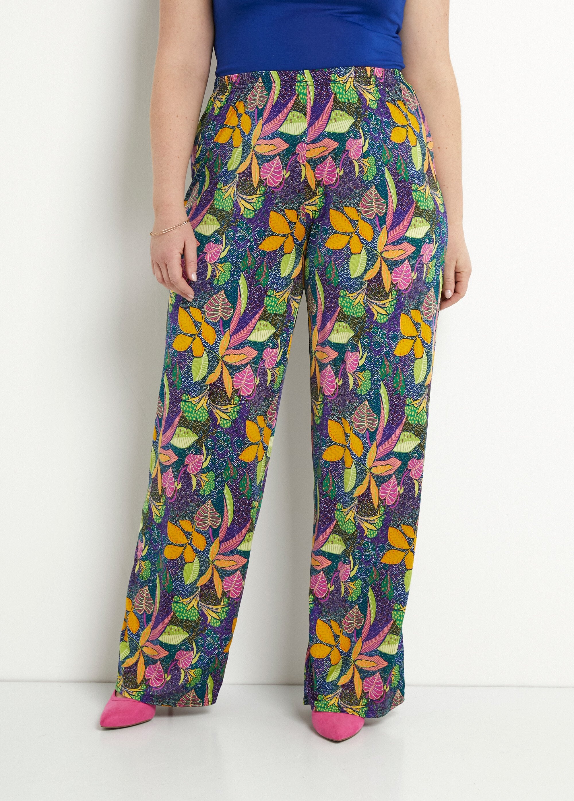 Vloeiende_broek_met_elastische_gebreide_tailleband_Rose_et_jaune_FA1_curvy