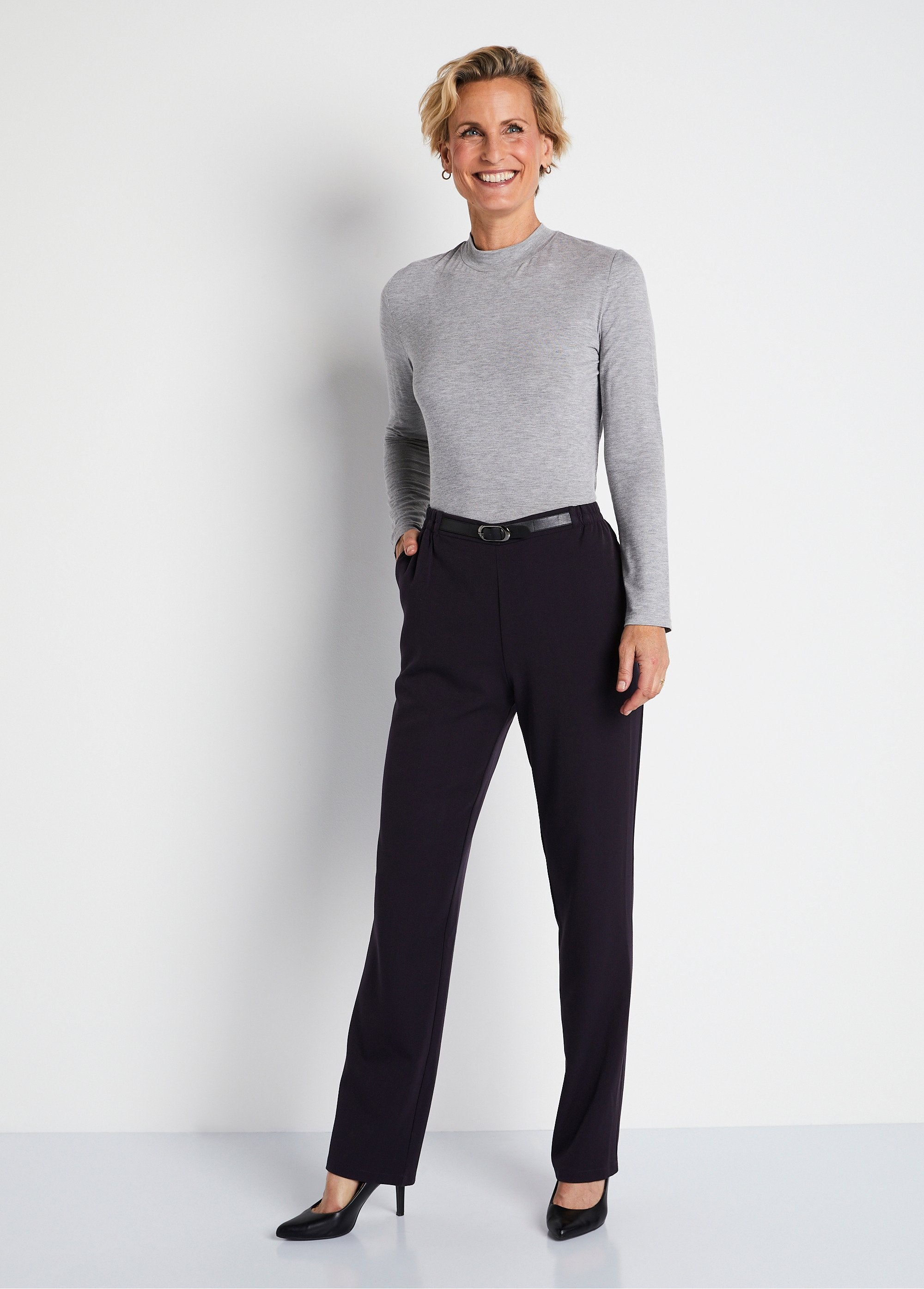 Kreukbestendige_broek_met_semi-elastische_tailleband_Pruim_SF1_slim