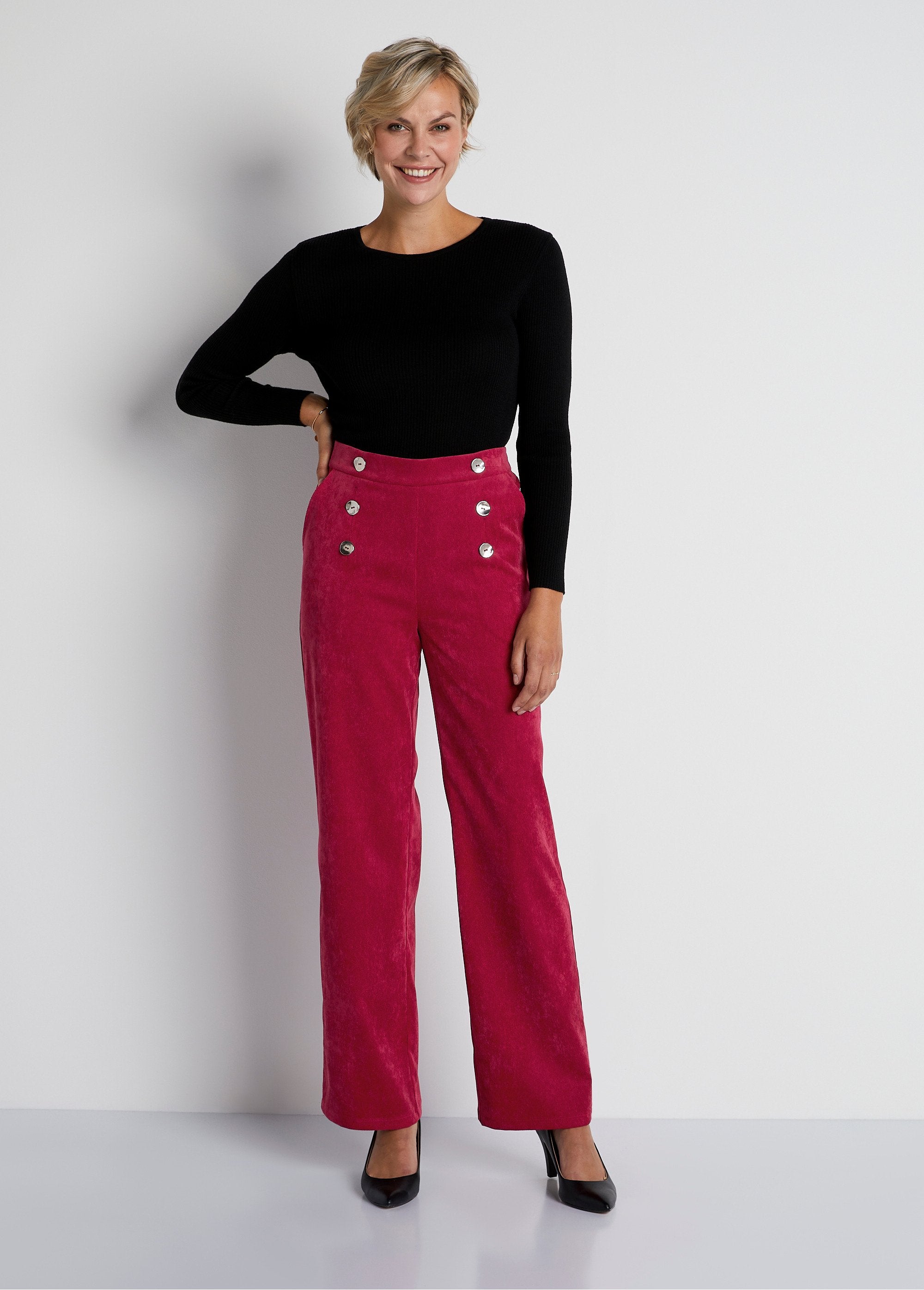 Broek_met_wijde_pijpen_van_milleraies_fluweel_met_brugeffect_ROOD_SF1_slim