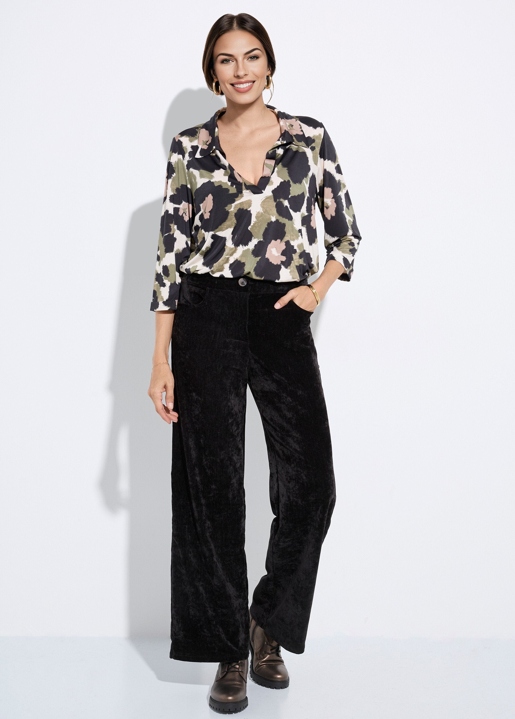 Broek_van_corduroy_met_wijde_pijpen_en_elastiek_Noir_SF1_slim