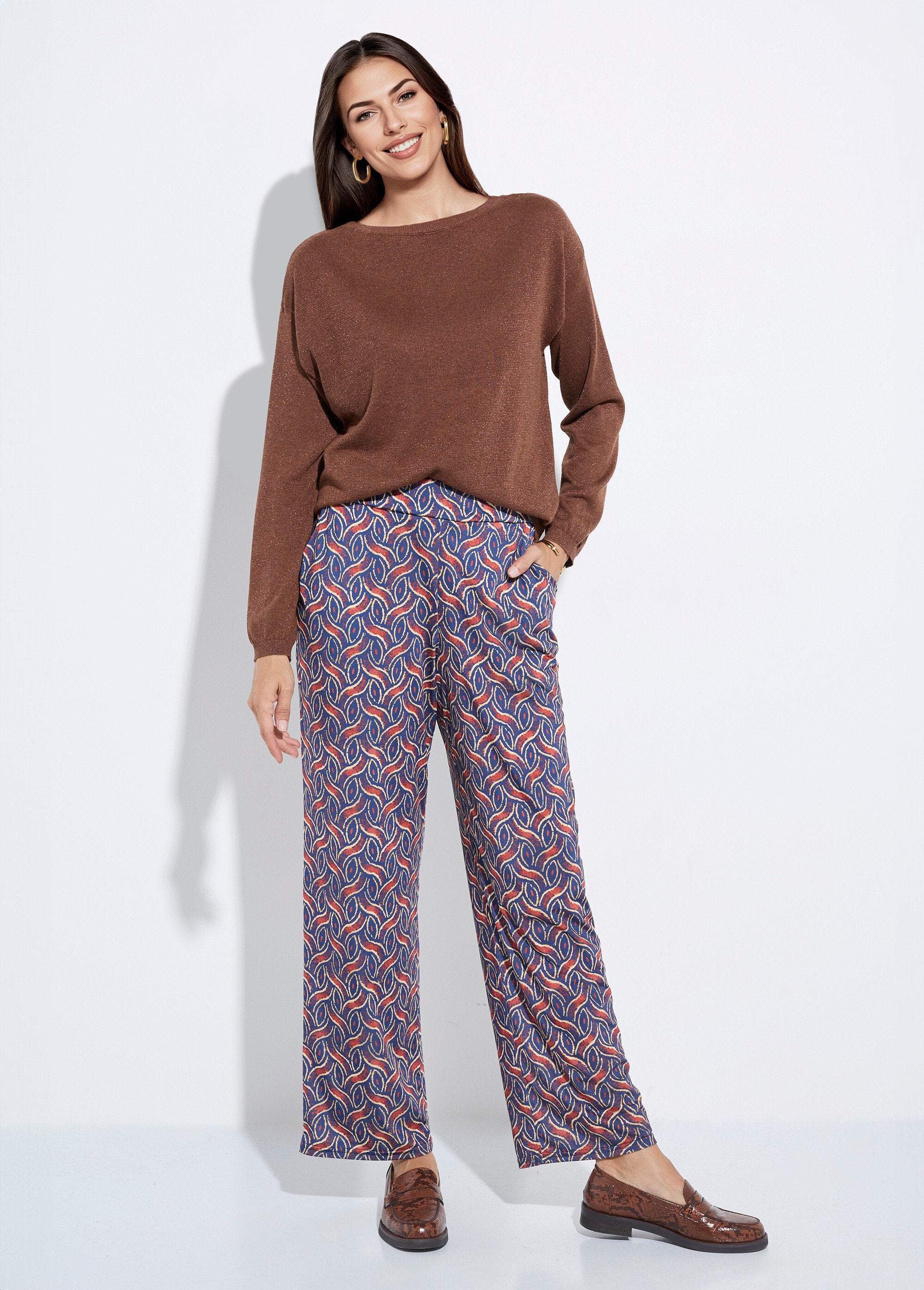 Broek_met_wijde_pijpen_en_etnische_print_Marine_et_brique_SF1_slim