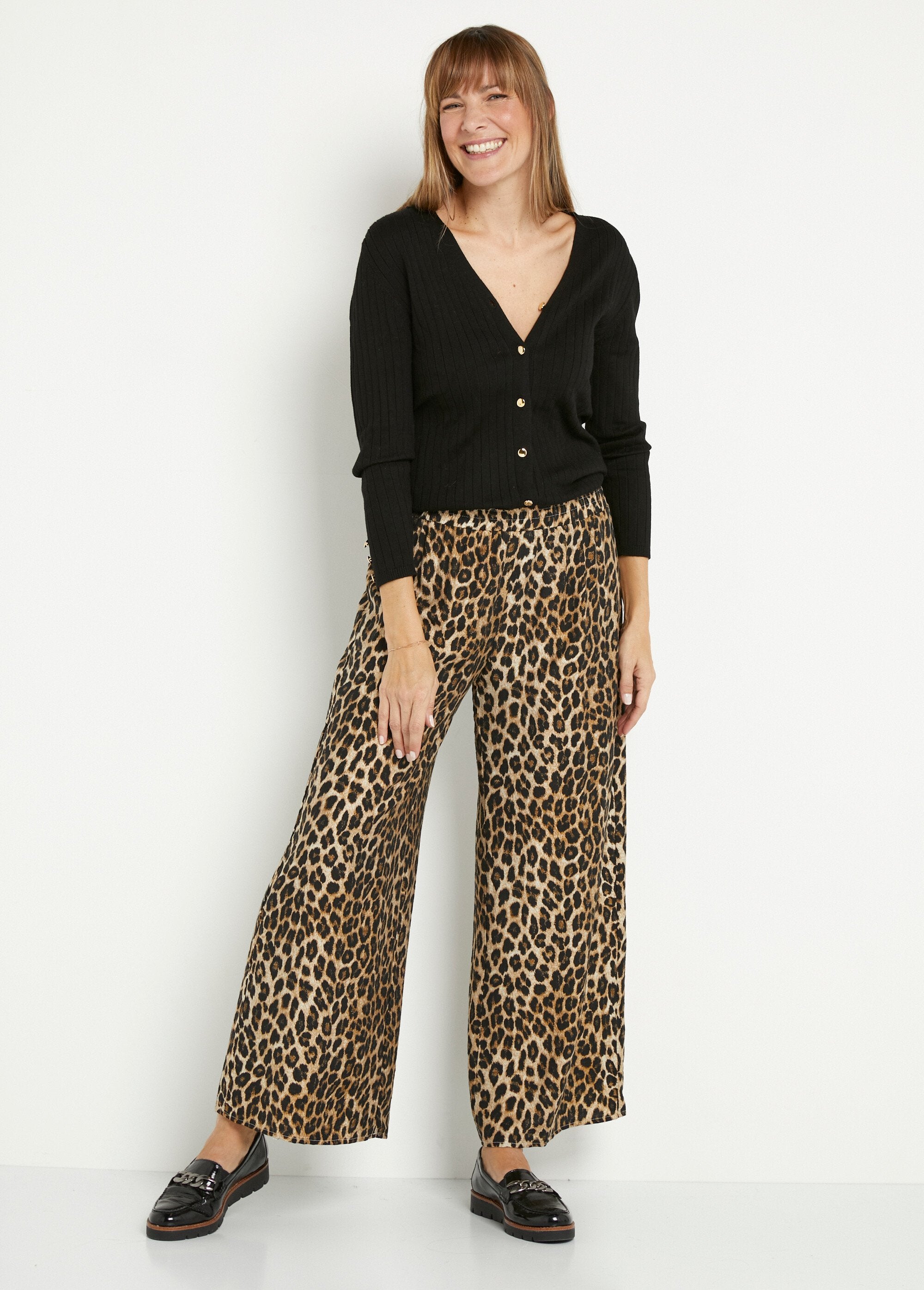 Broek_met_wijde_pijpen_en_luipaardprint_en_elastische_tailleband_Leopard_SF1_slim