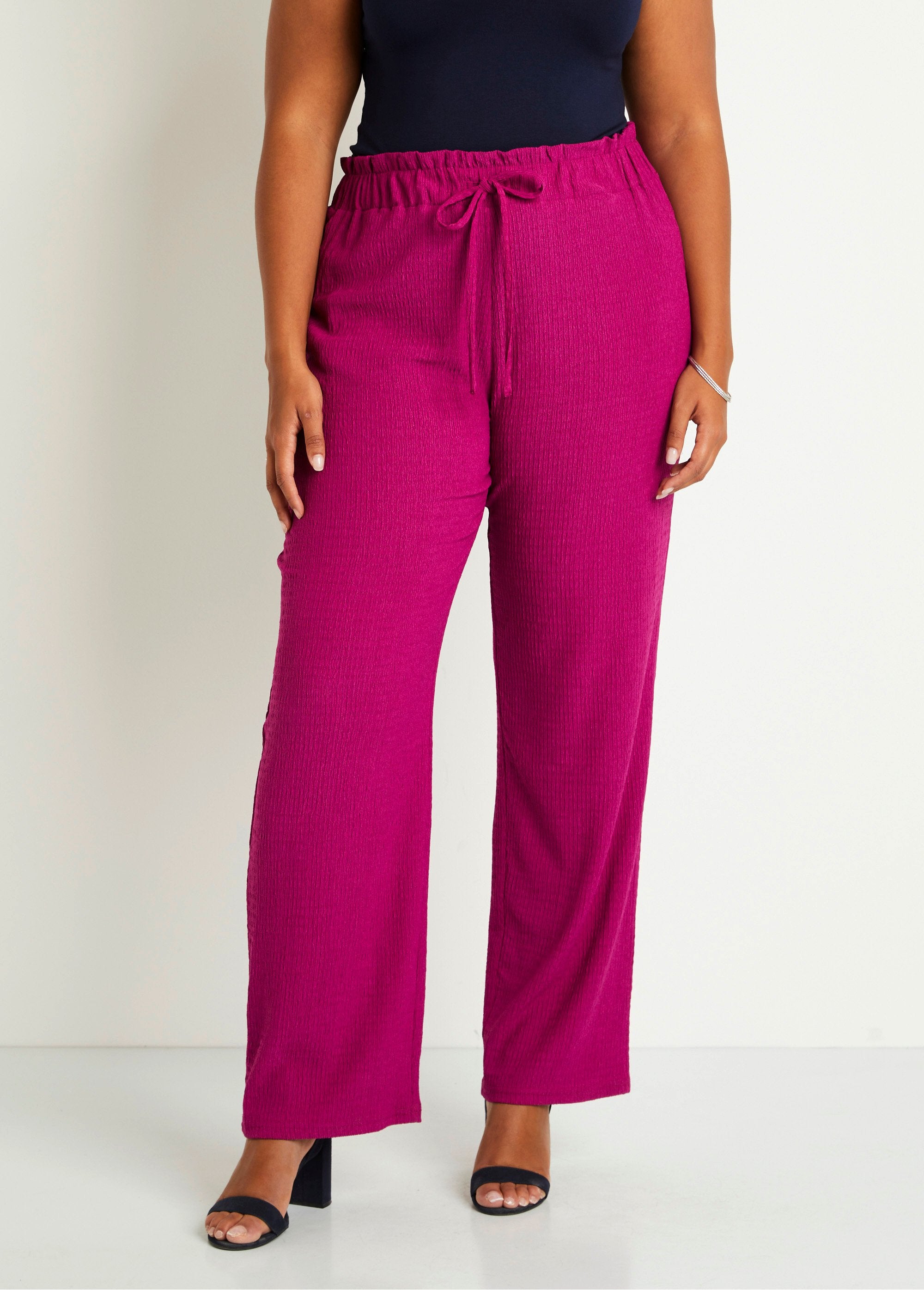 Broek_met_wijde_pijpen_en_elastische_gebreide_tailleband_Fuchsia_FA1_curvy