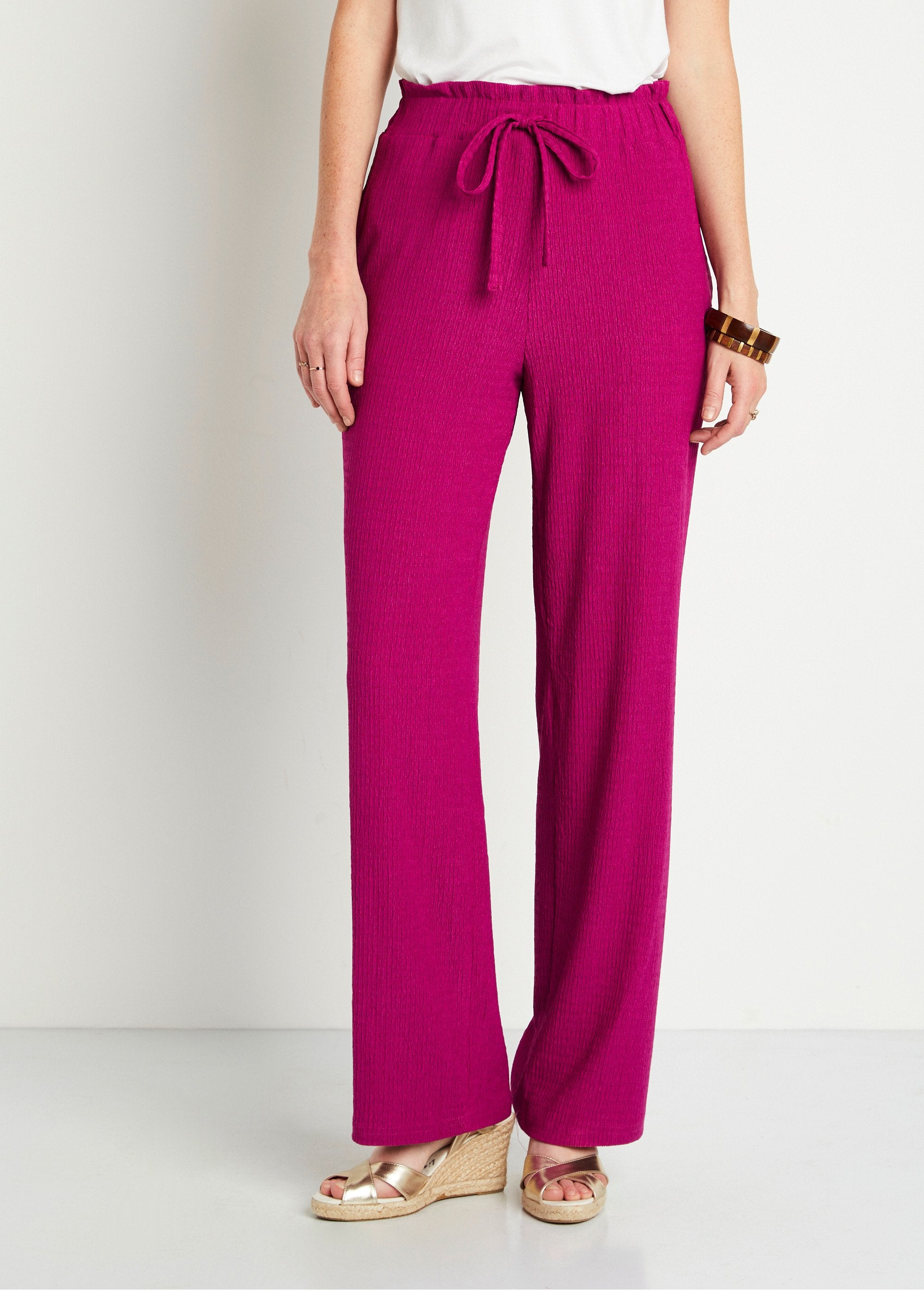 Broek_met_wijde_pijpen_en_elastische_gebreide_tailleband_Fuchsia_FA1_slim