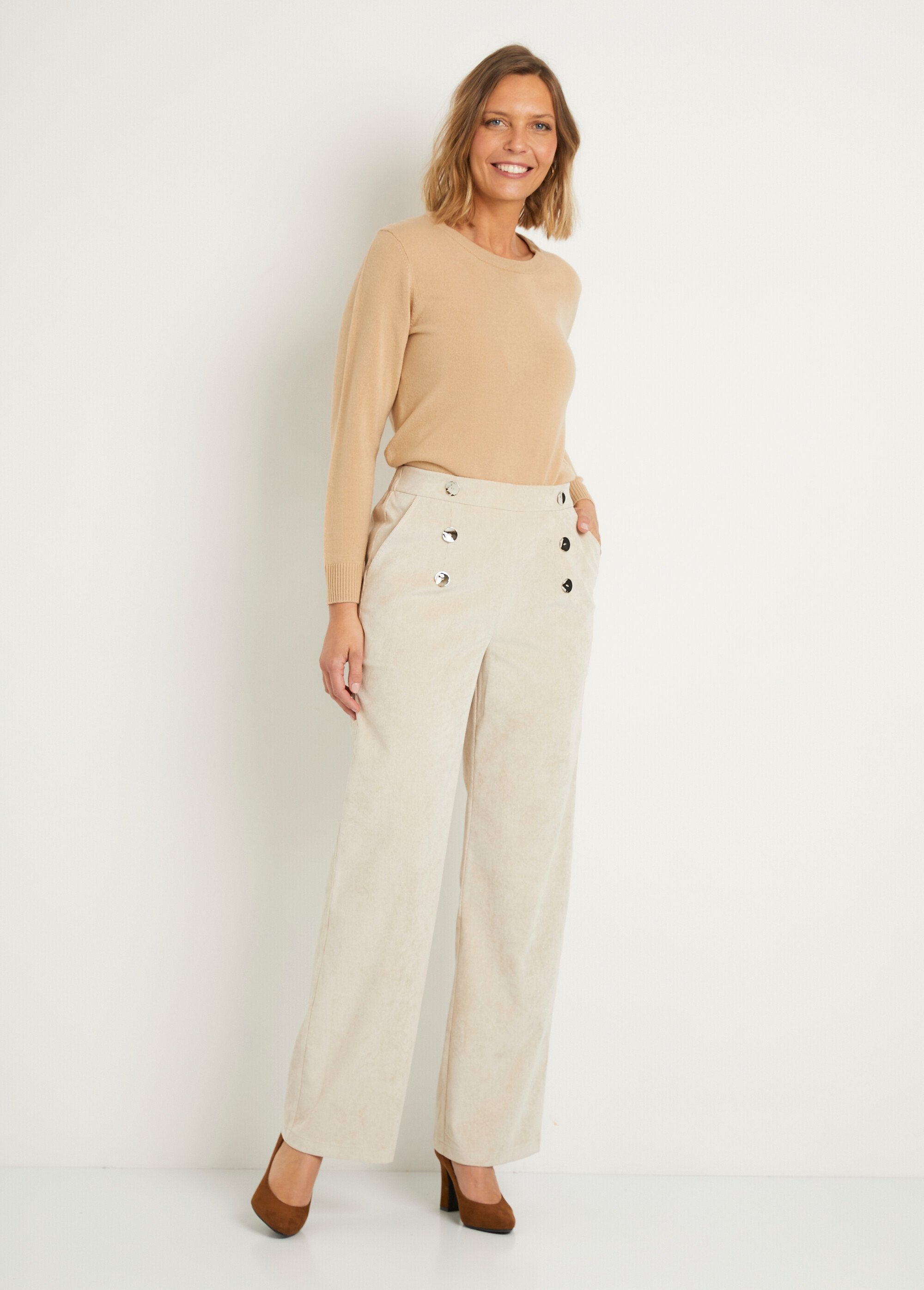 Broek_met_wijde_pijpen_van_milleraies_fluweel_met_brugeffect_Beige_SF1_slim