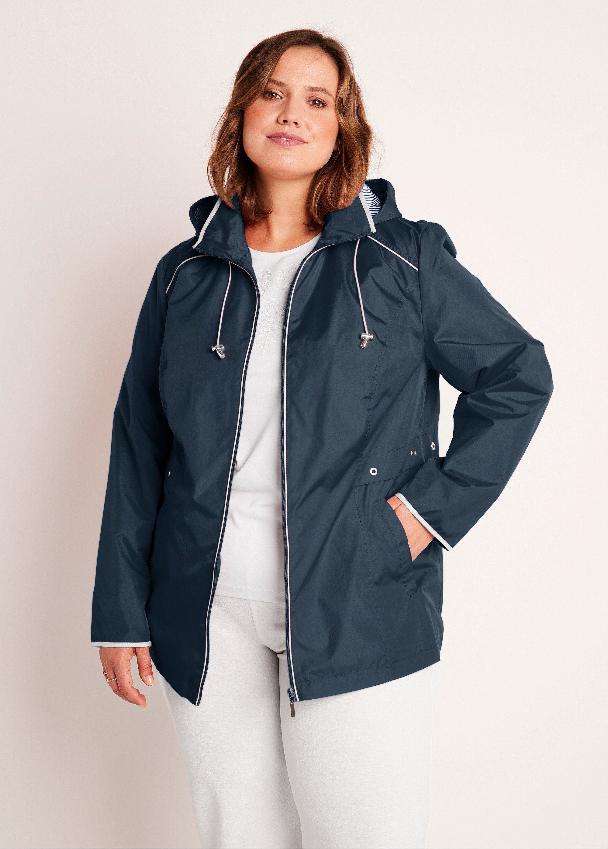 Korte_parka_met_rits_Marien_FA1_curvy