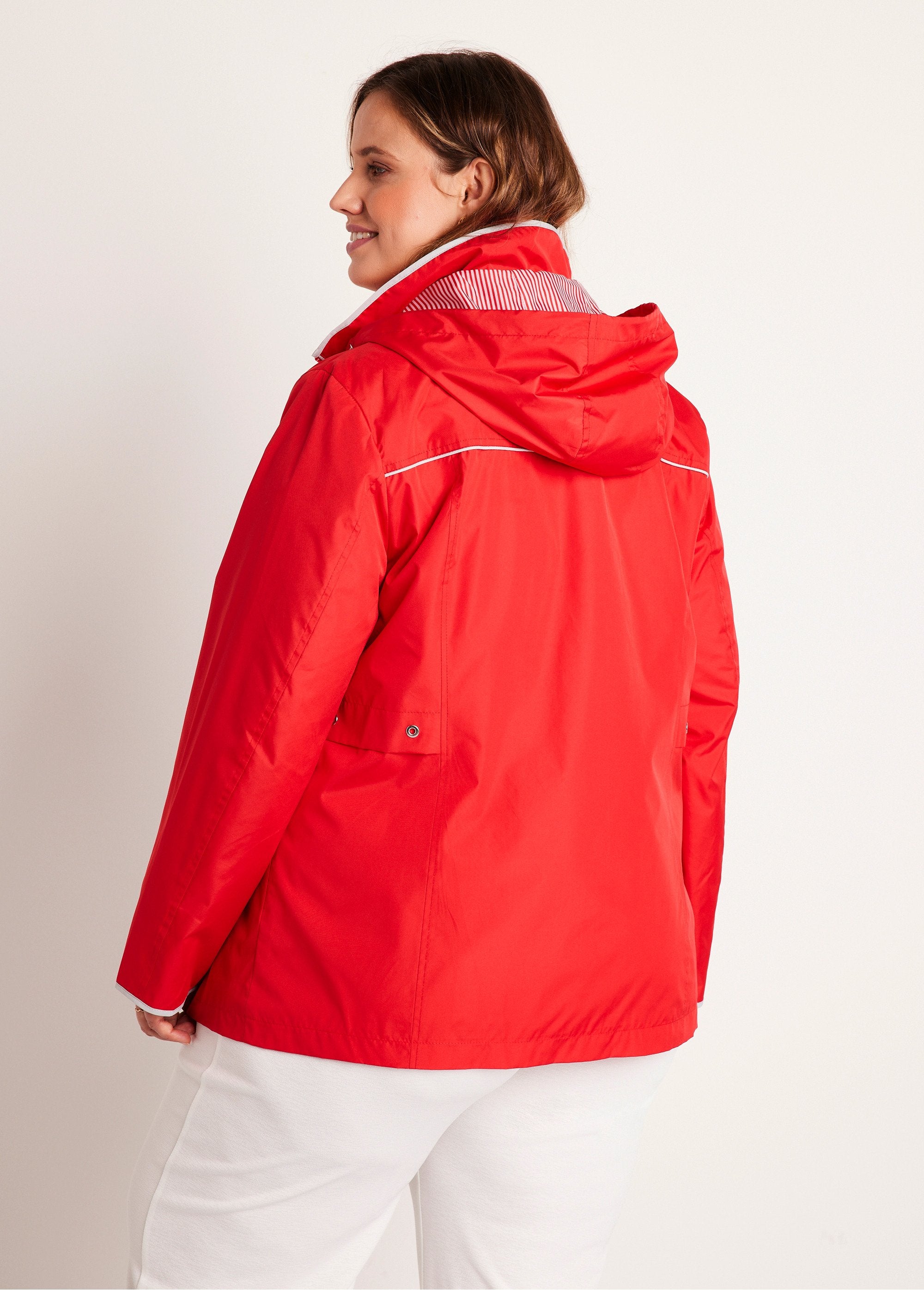 Korte_parka_met_rits_Rood_DO1_curvy