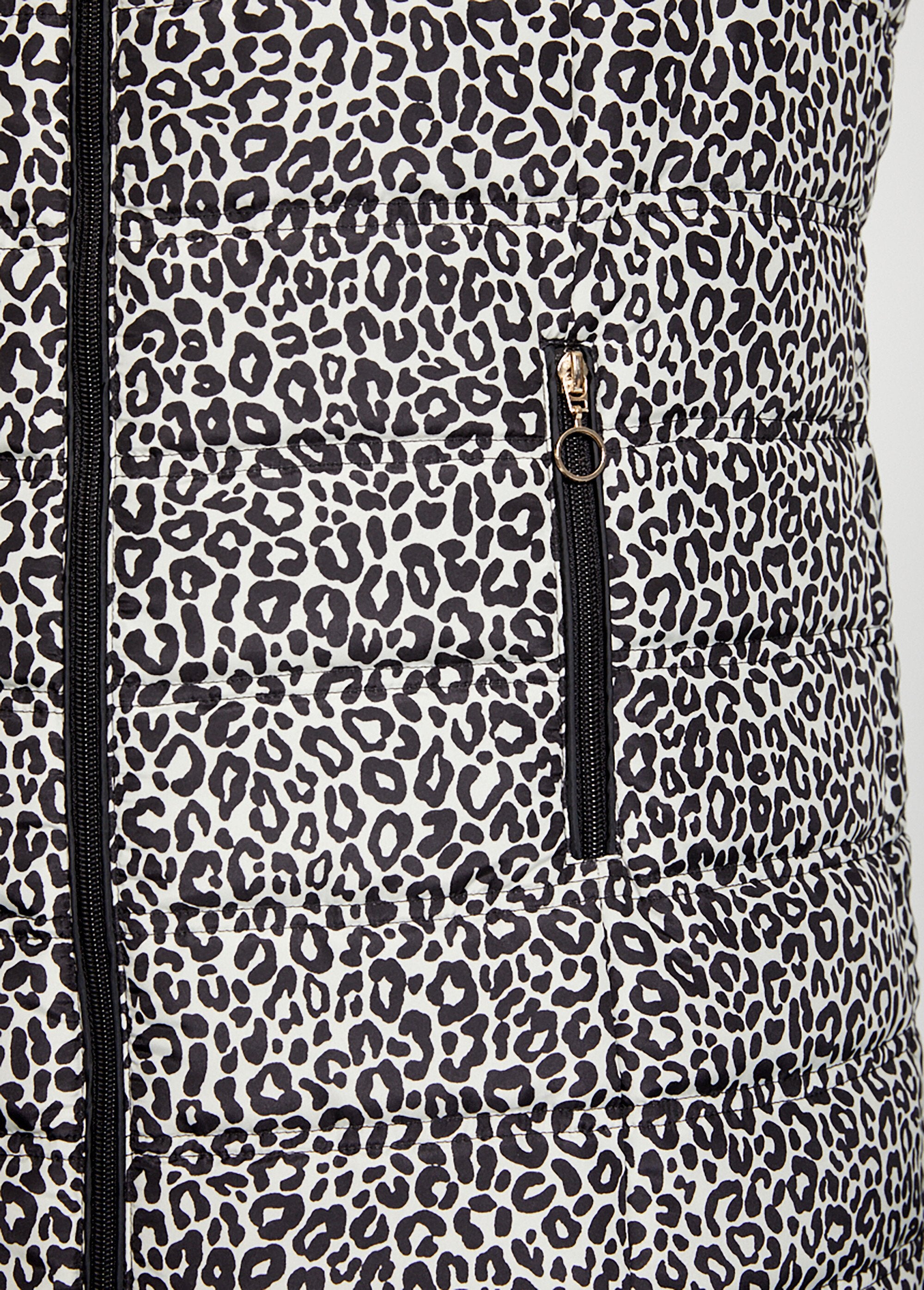Gewatteerde_parka_met_luipaardprint_Naturel_et_noir_DE1_curvy