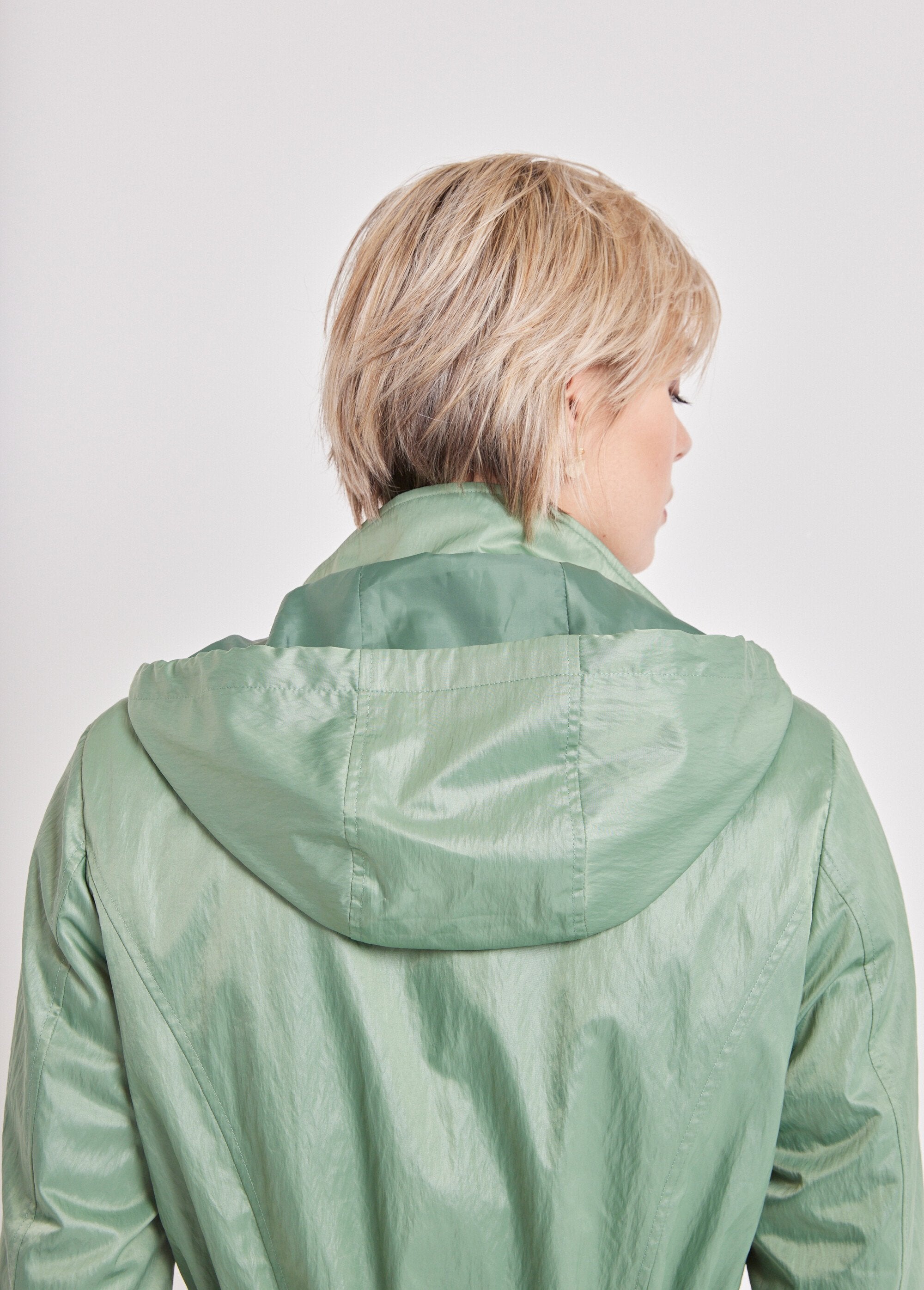 Parka_met_rits_en_drukknopen_Amandel_groen_DE4_slim