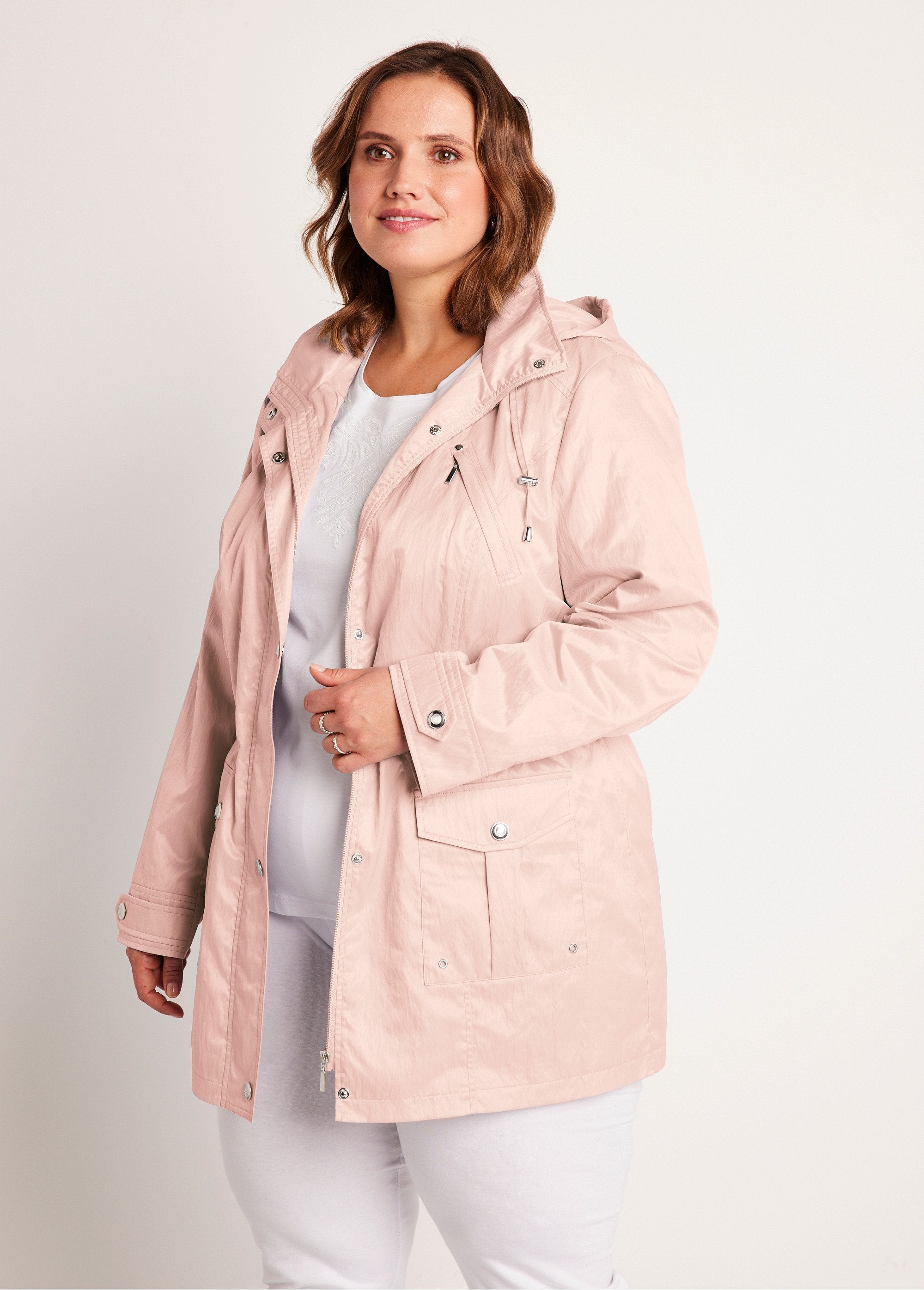 Parka_met_rits_en_drukknopen_Naakt_roze_FA2_curvy