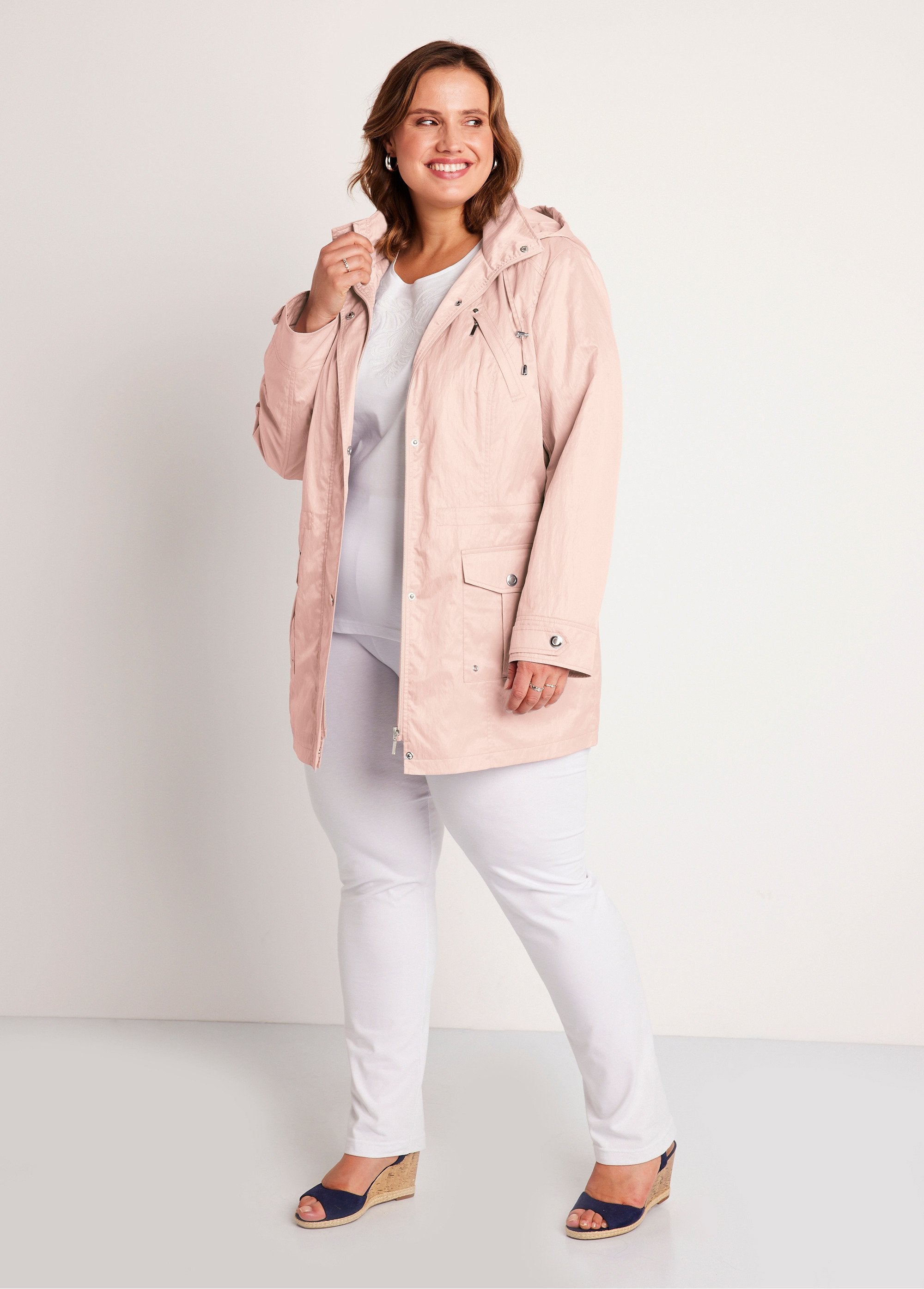 Parka_met_rits_en_drukknopen_Naakt_roze_SF1_curvy