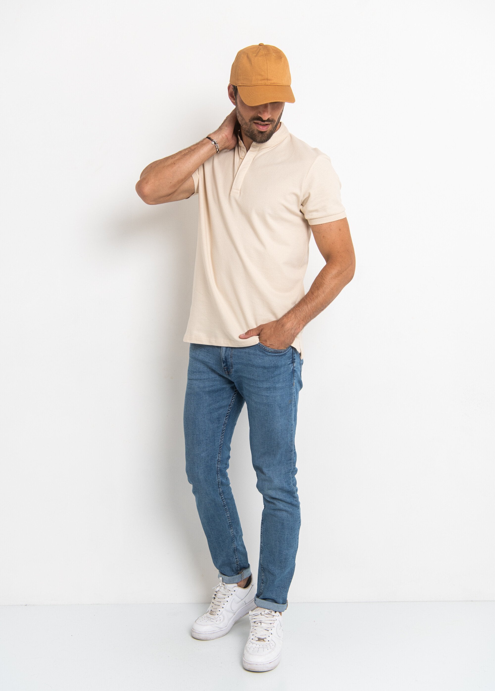 Poloshirt_met_korte_mouwen_en_Mao_kraag_Beige_SF1_slim