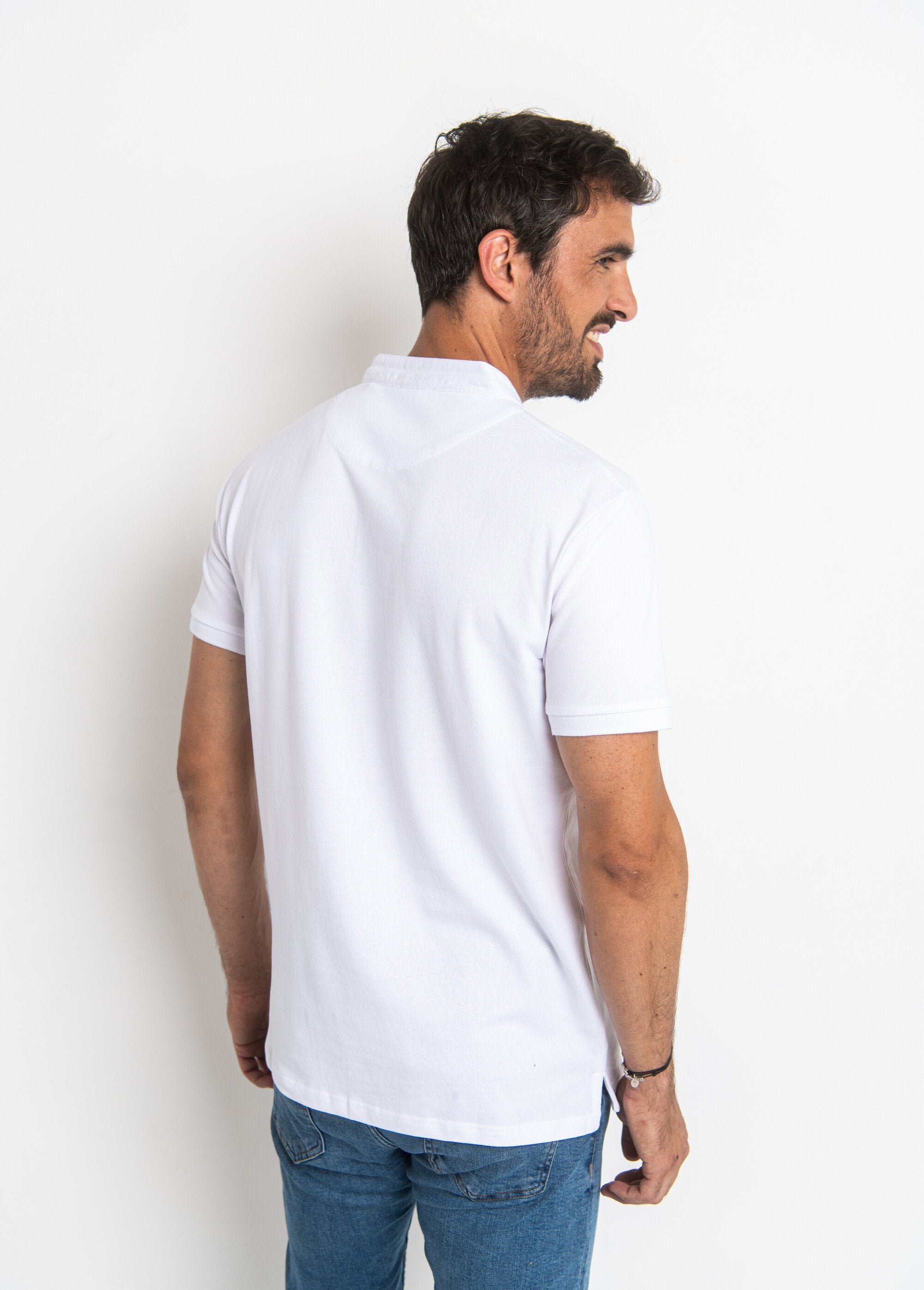 Poloshirt_met_korte_mouwen_en_Mao_kraag_Blanc_DO1_slim