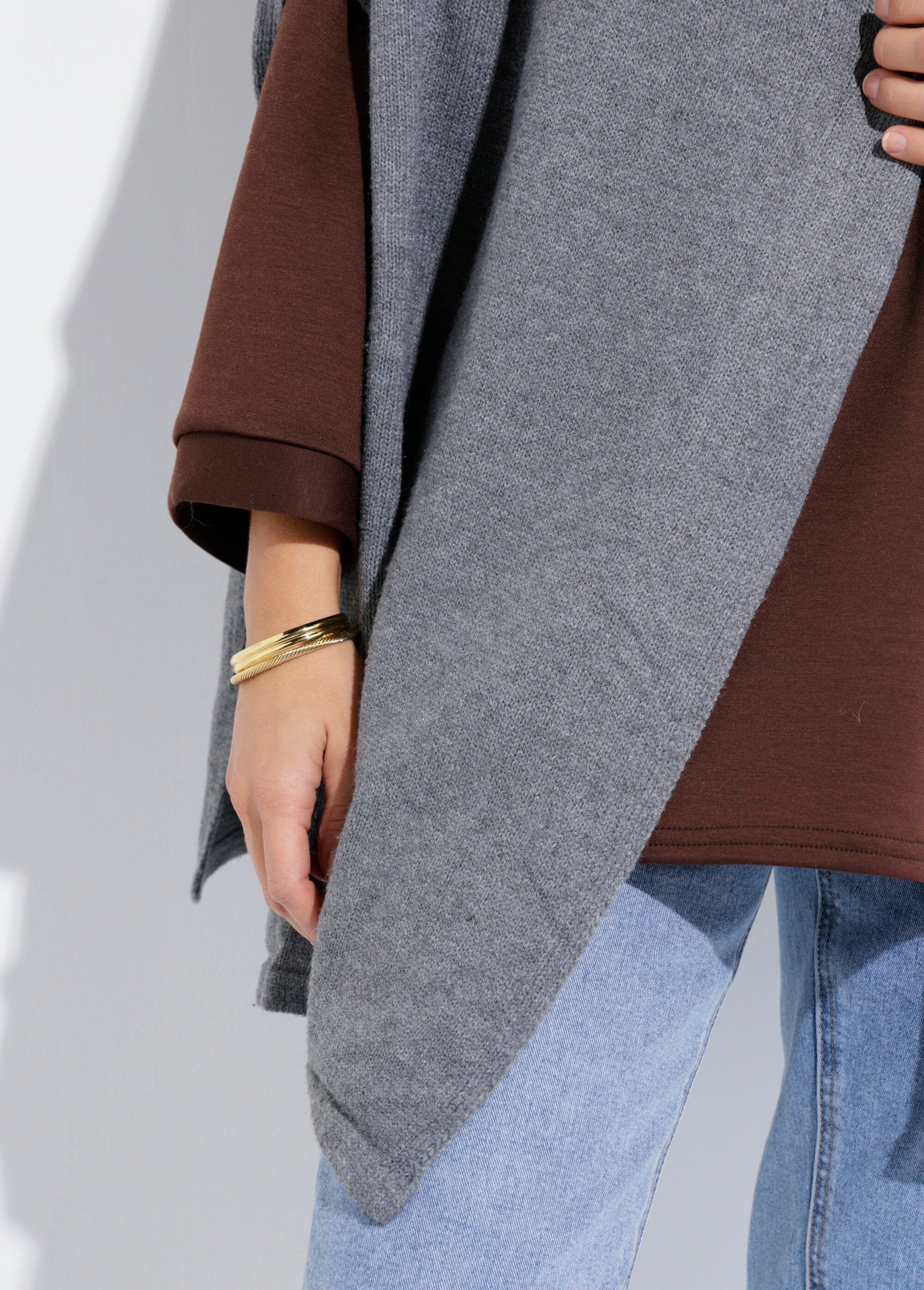 Warme_gebreide_cape_poncho_met_wol_Gris_DE1_slim