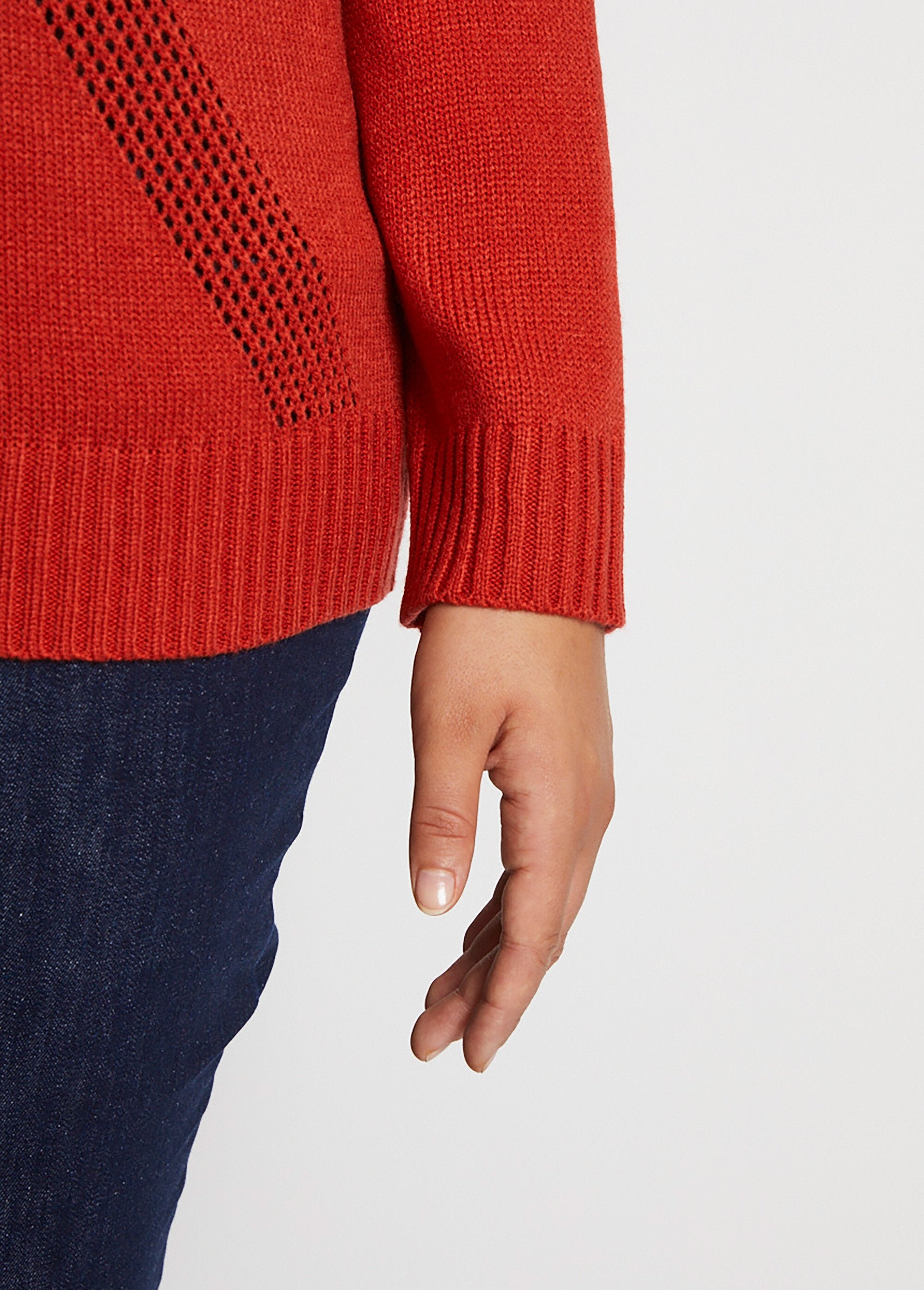 Gebreide_trui_met_V-hals_en_strass-steentjes_Epice_DE2_curvy