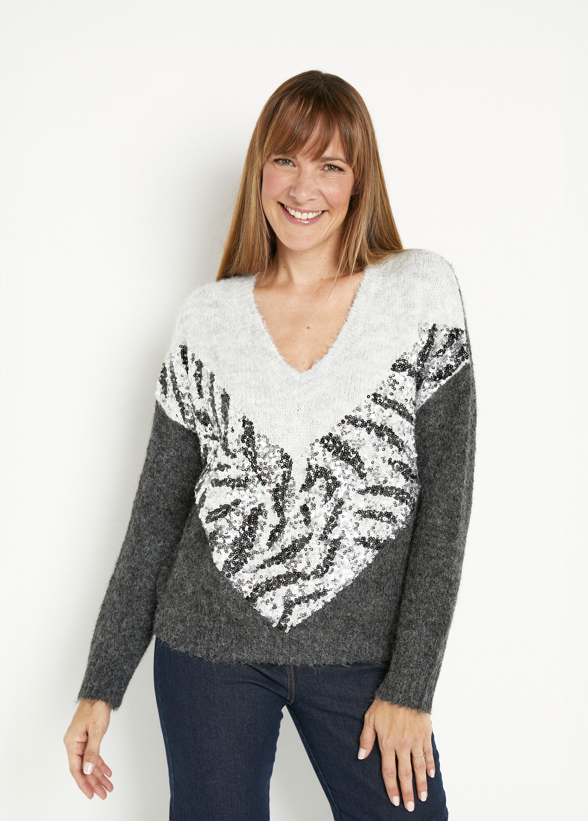 Warme_tweekleurige_trui_met_V-hals_en_pailletten_Gris_FA1_slim