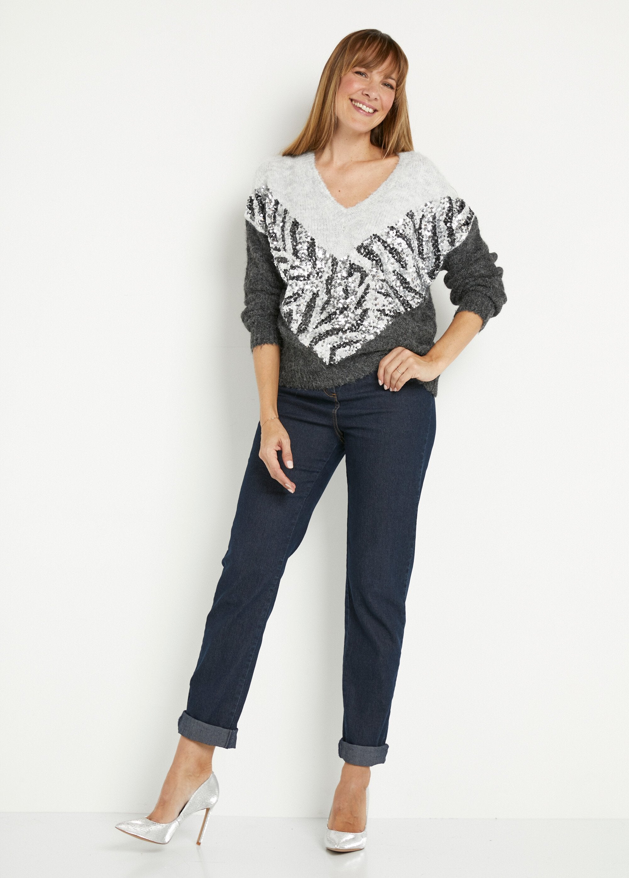 Warme_tweekleurige_trui_met_V-hals_en_pailletten_Gris_SF1_slim