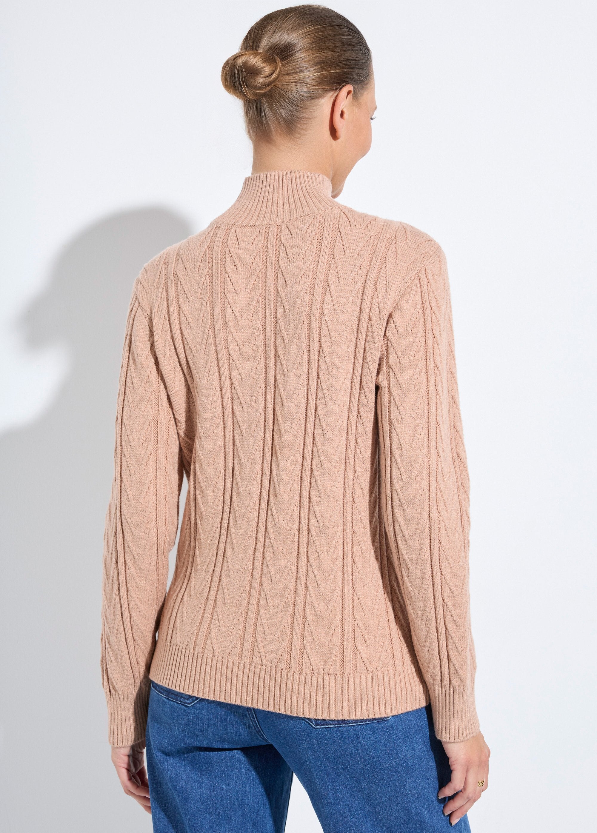 Warme_geribde_en_gedraaide_trui_met_hoge_hals_Camel_DO1_slim