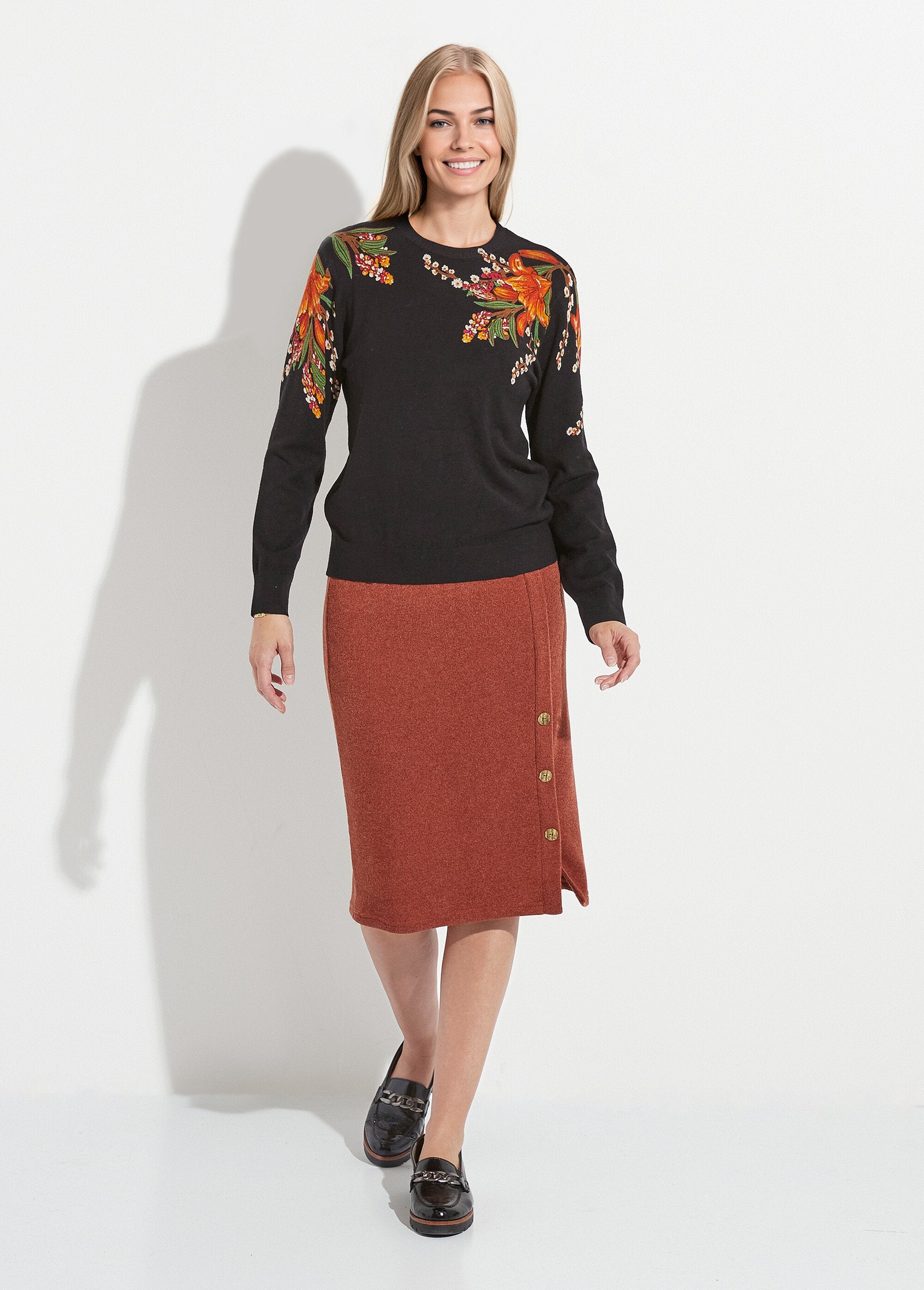 Warme_trui_met_lange_mouwen_en_ronde_hals_met_bloemenprint_Noir_SF1_slim