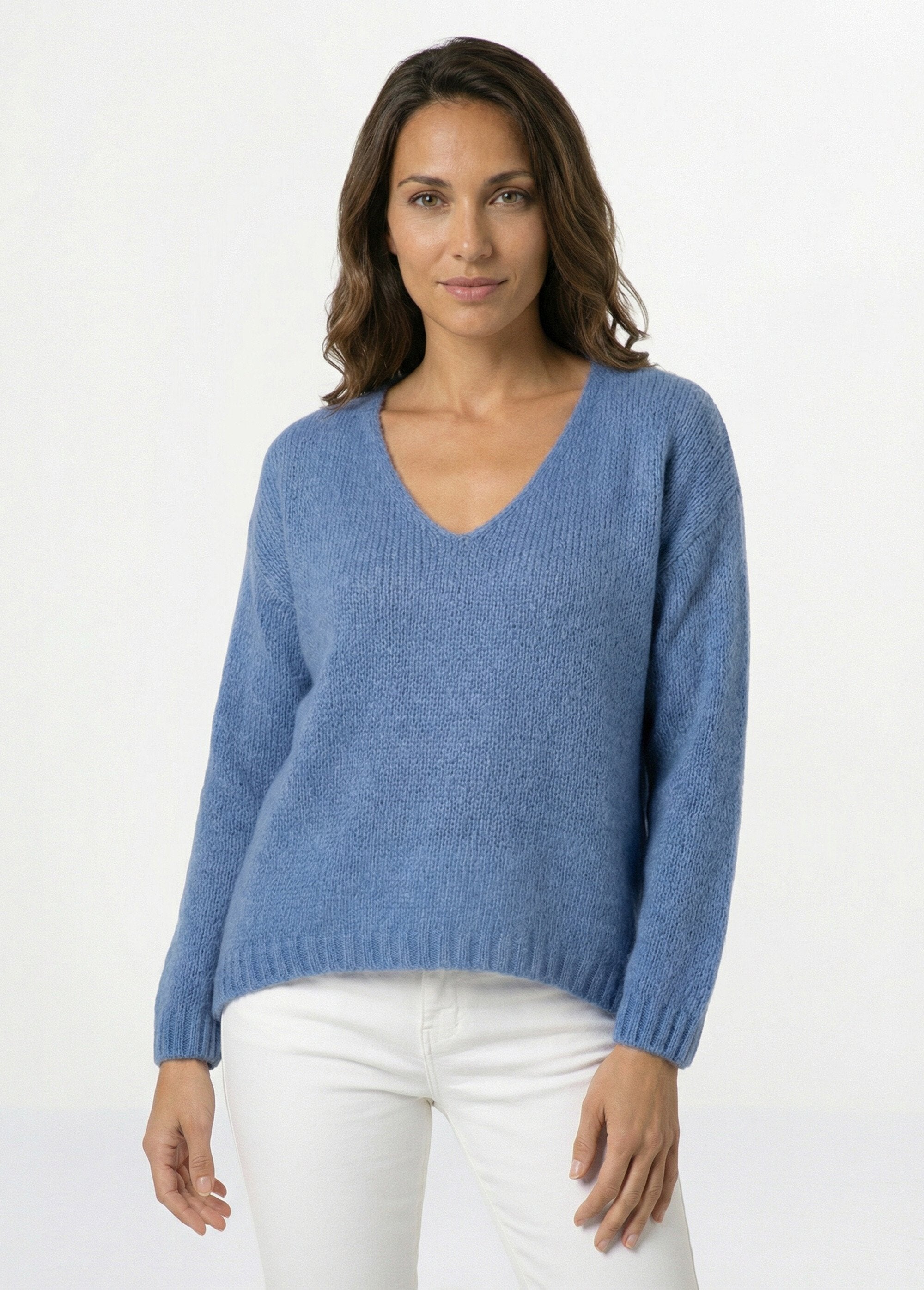 Pull_chaud_col_V_en_maille_avec_mohair_Bleu_denim_FA1_slim