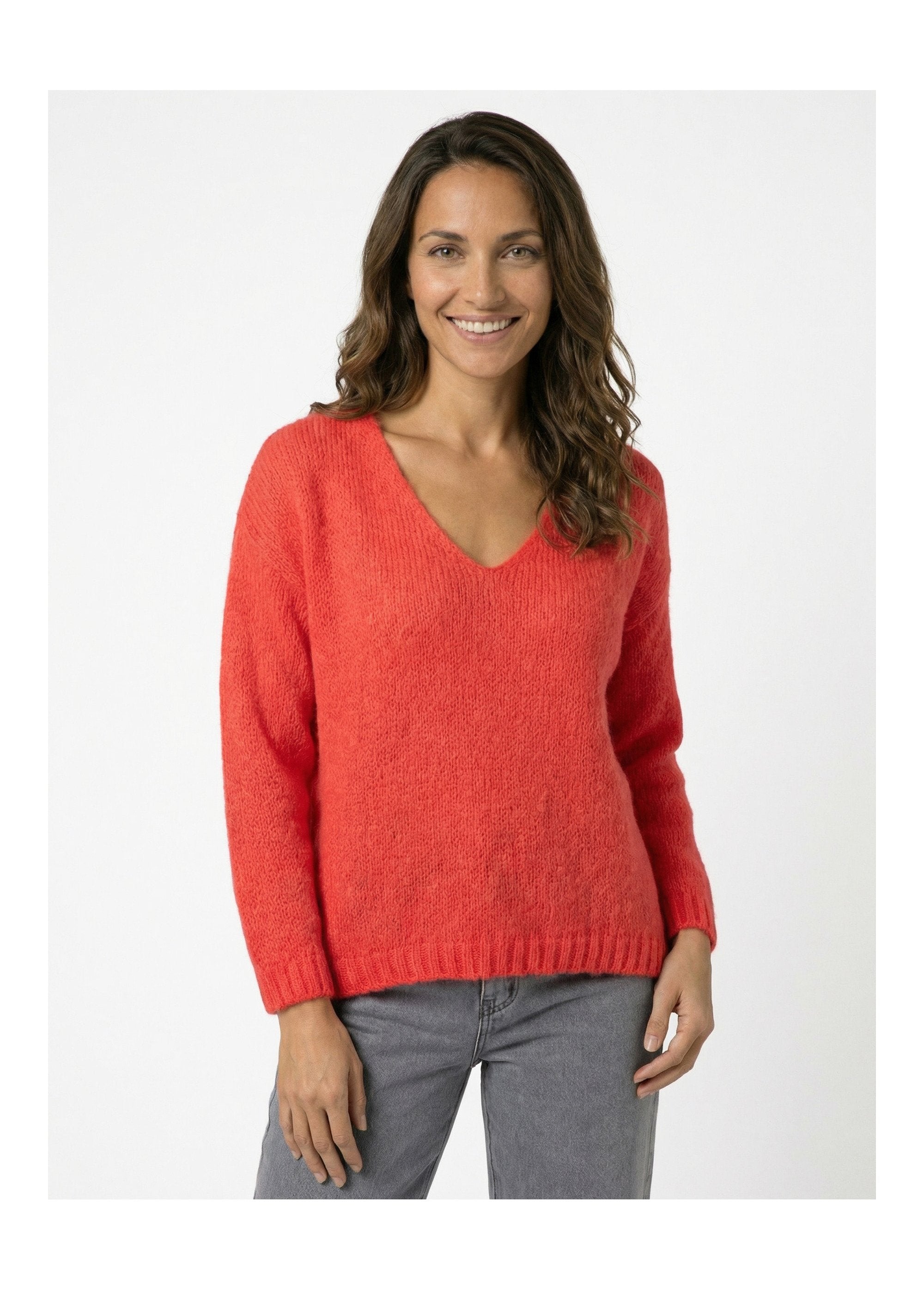 Pull_chaud_col_V_en_maille_avec_mohair_Corail_FA1_slim