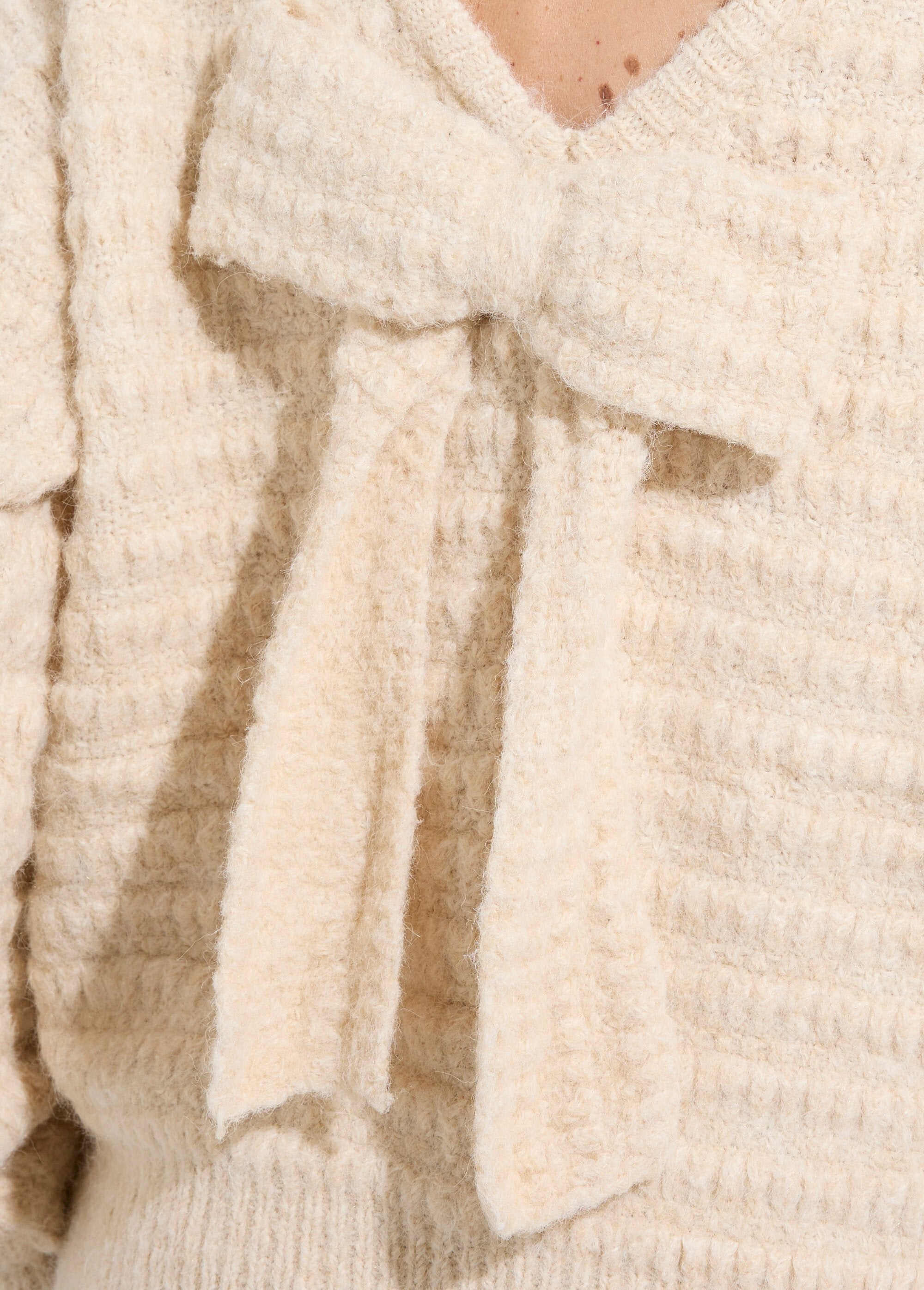 Warme_wollen_trui_met_strik_Ecru_DE1_slim