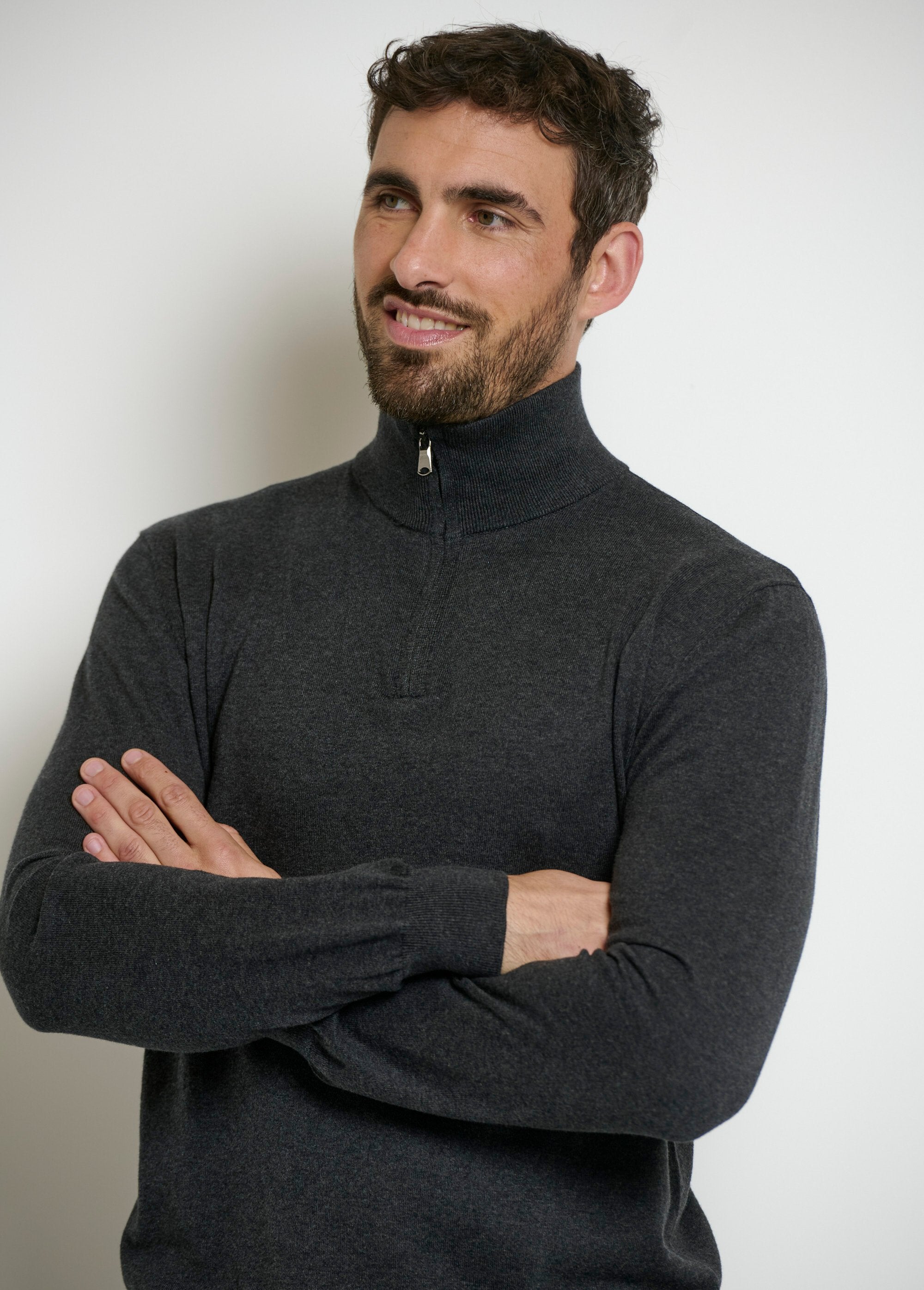 Trui_met_contrasterende_trucker-hals_en_rits_Gris_DE1_slim