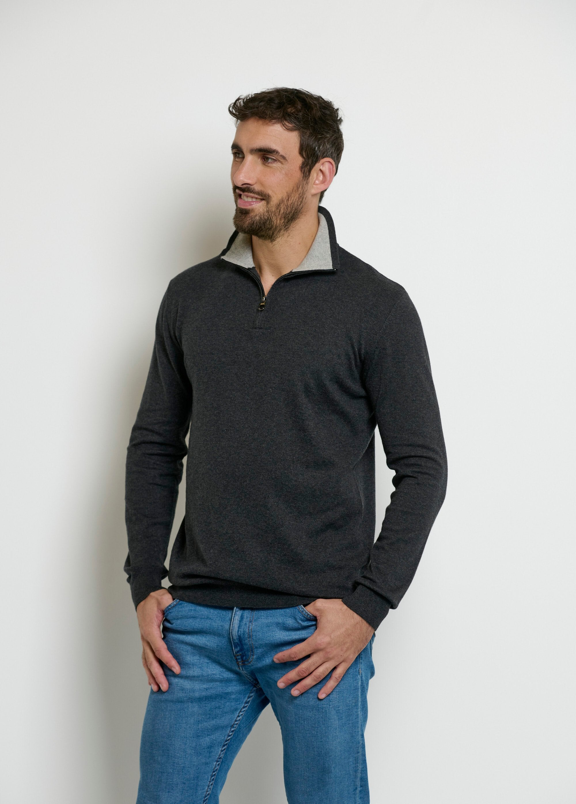 Trui_met_contrasterende_trucker-hals_en_rits_Gris_FA1_slim