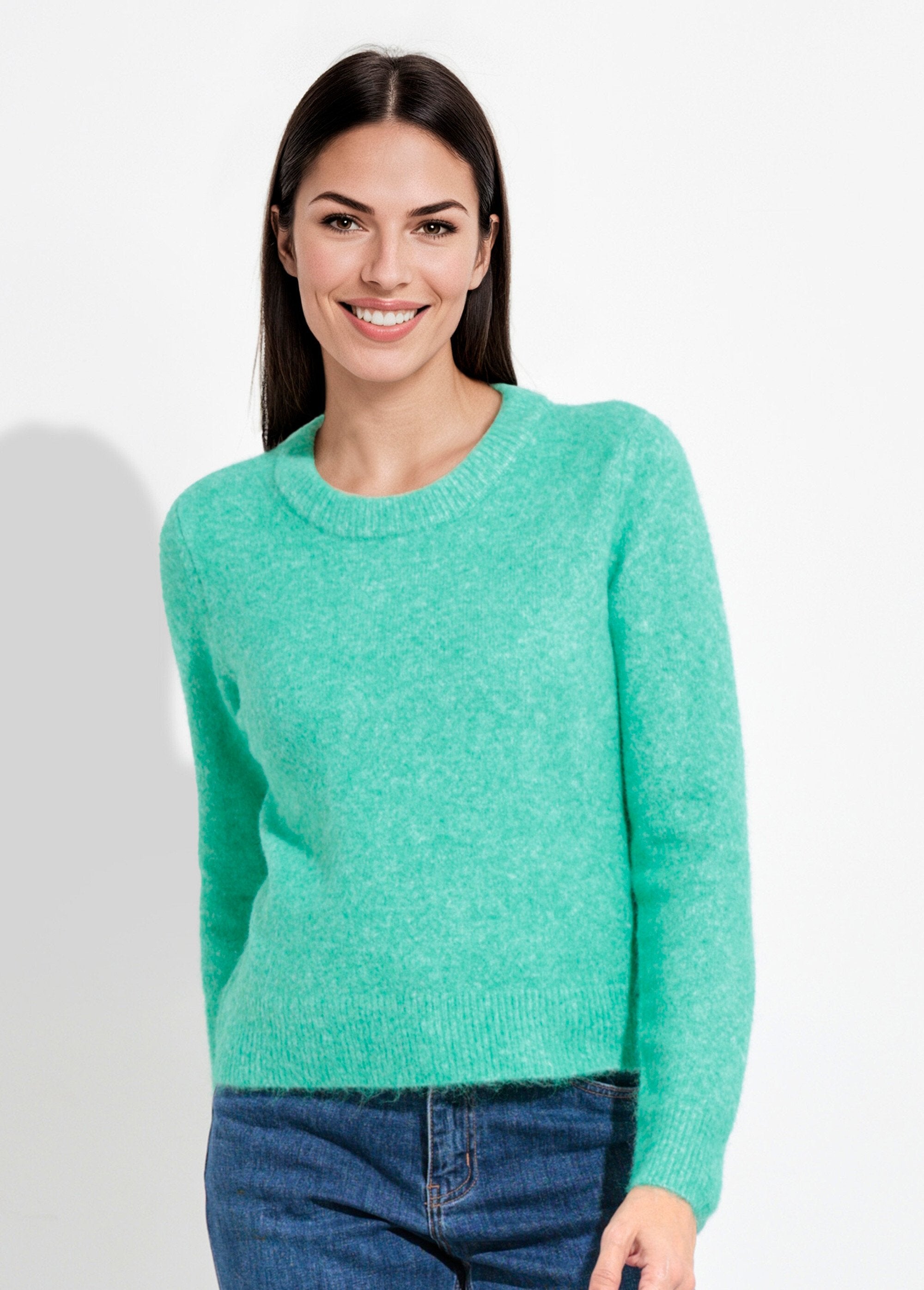 Warme,_pluizige_wollen_trui_met_ronde_hals_Vert_FA1_slim