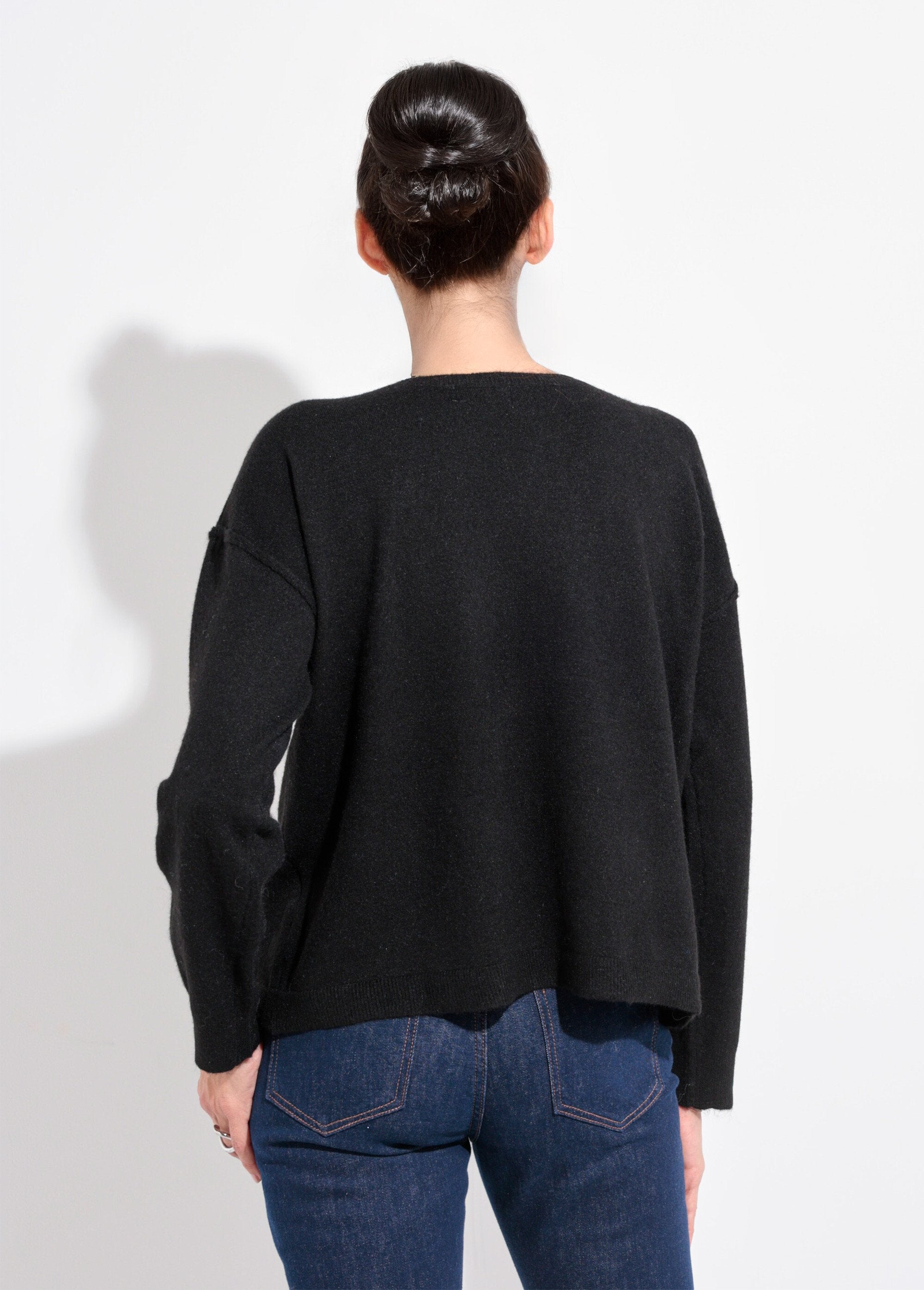 Warme_trui_met_ronde_hals_van_wol_Noir_DO1_slim