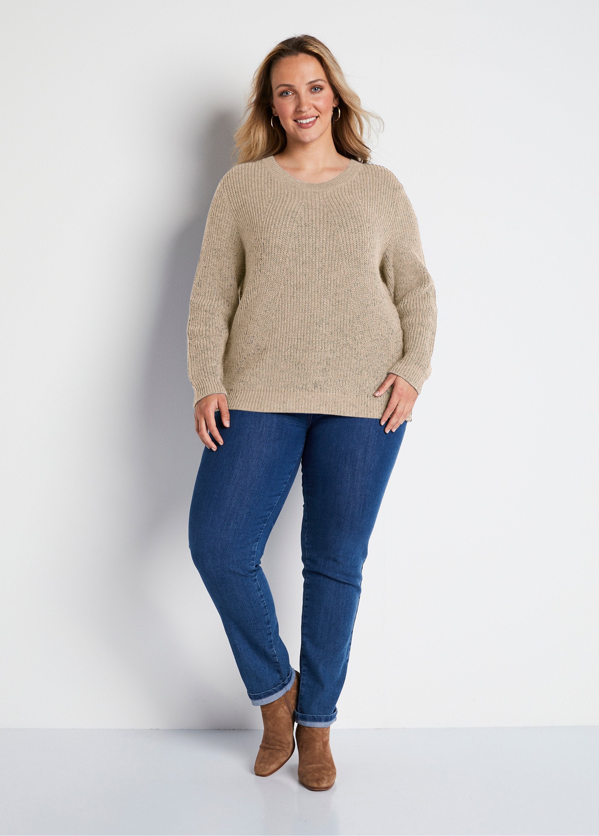 Trui_met_ronde_hals_in_parelbreisel_met_wol_BEIGE_SF1_curvy