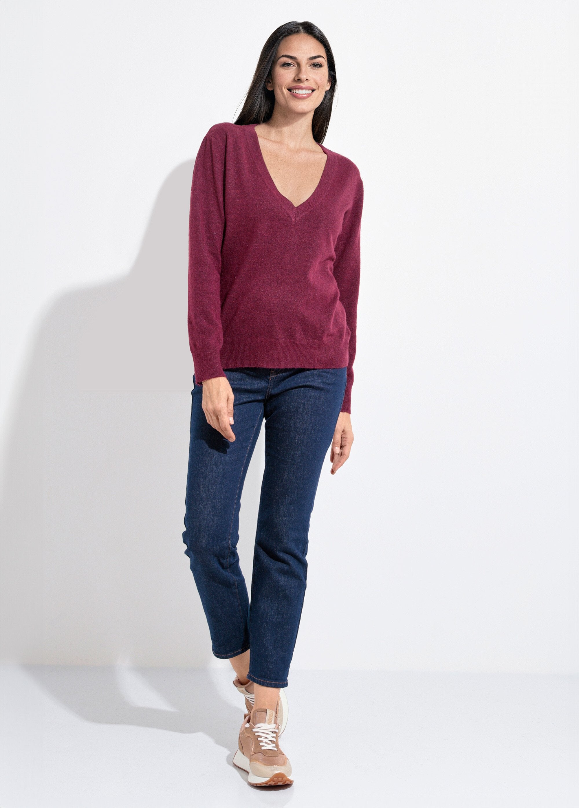 Zachte_en_warme_V-hals_trui_van_wol_Bordeaux_SF1_slim