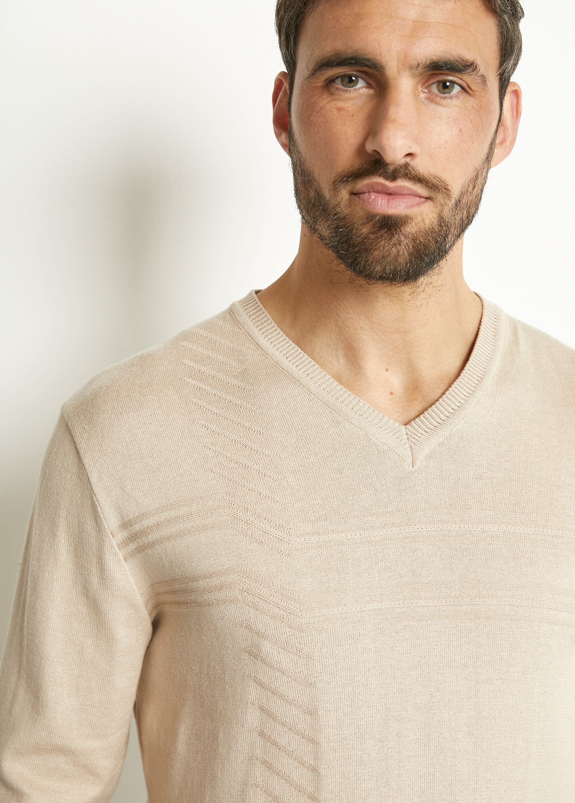 Pull_col_V_manches_longues_coton_Beige_DE1_slim